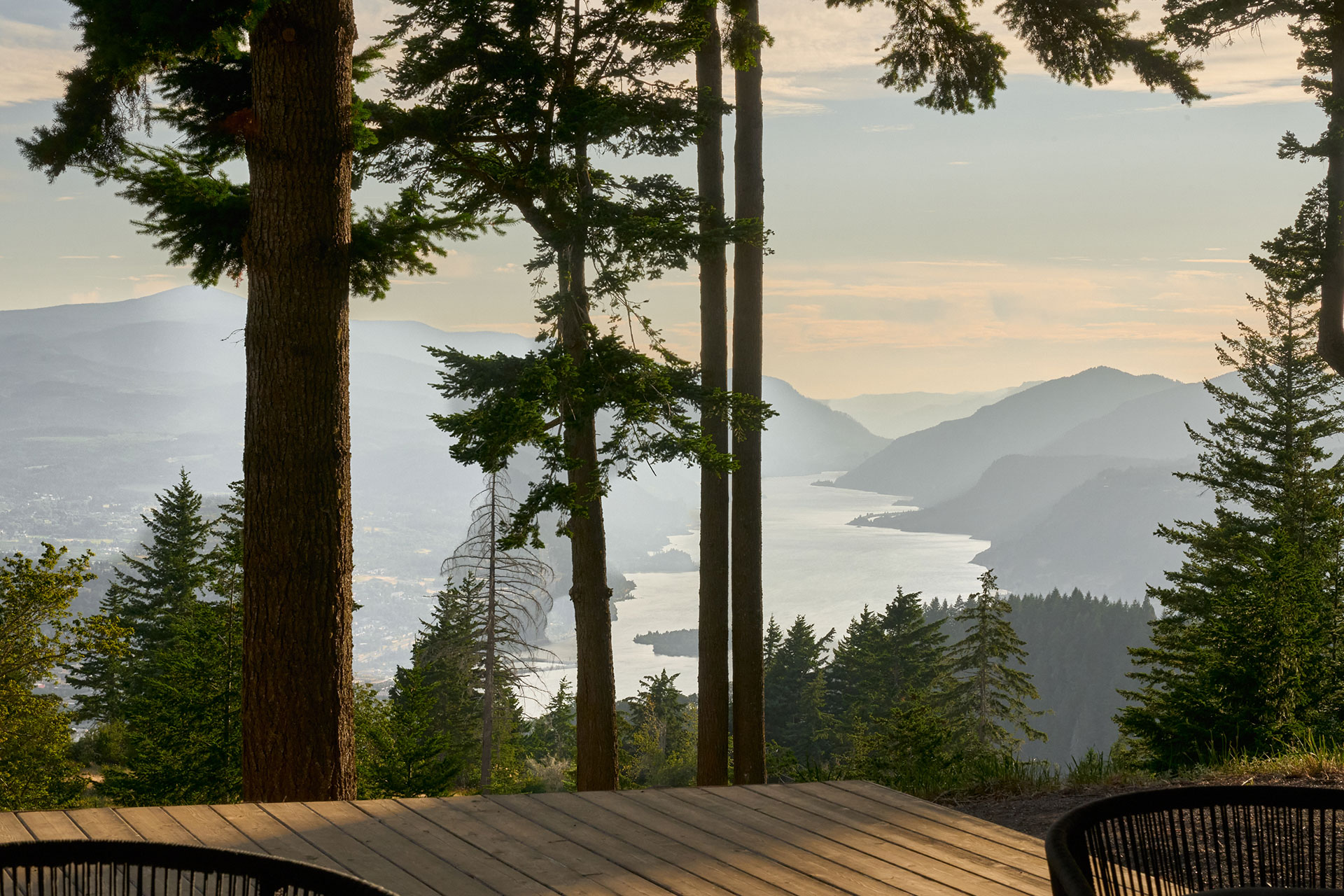 dry-creek-cabin_cabin_washington-usa_exterior-view-lake.jpg
