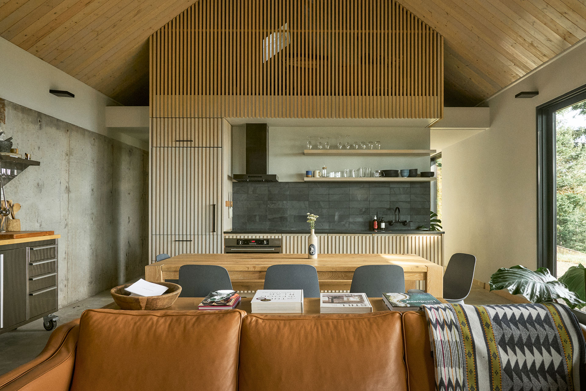 dry-creek-cabin_cabin_washington-usa_interior.jpg