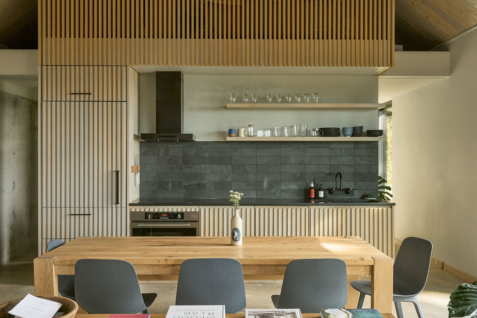 dry-creek-cabin_cabin_washington-usa_interior-detail.jpg