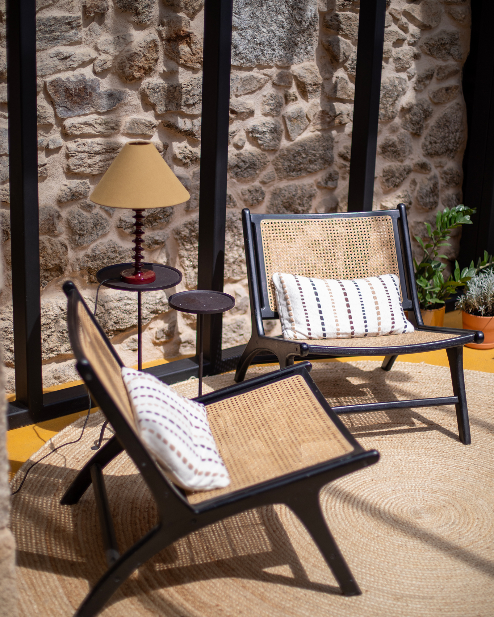 fugahouse_villa_viseu-portugal_exterior-chairs.jpg