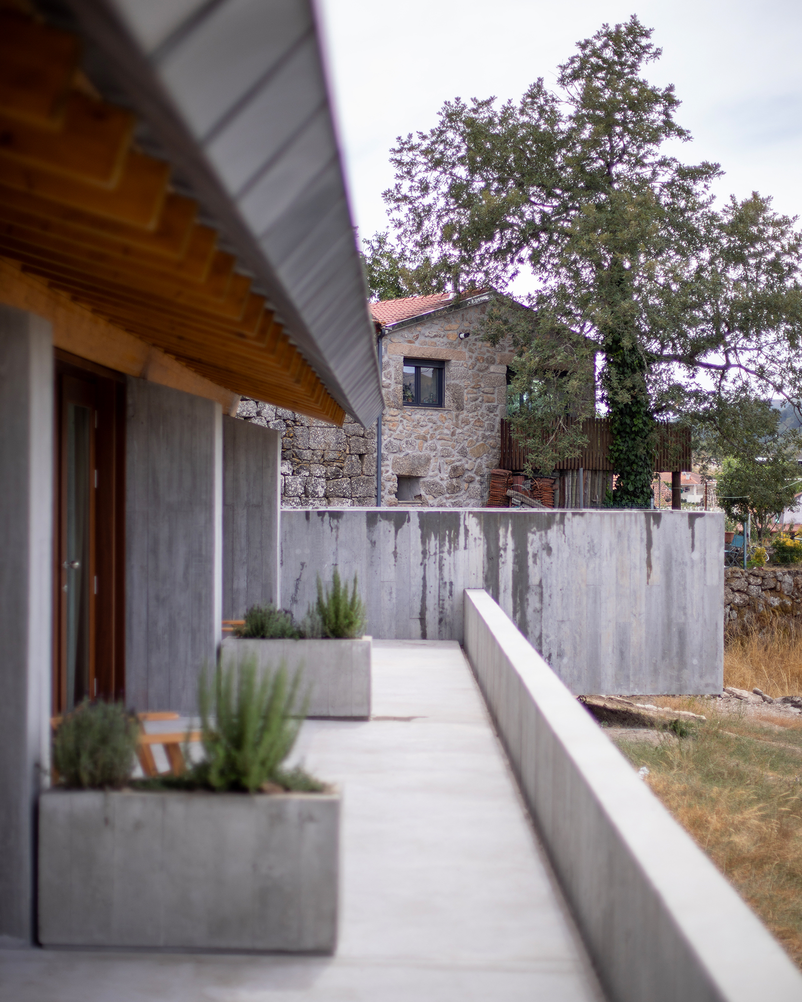 fugahouse_villa_viseu-portugal_exterior-detail.jpg