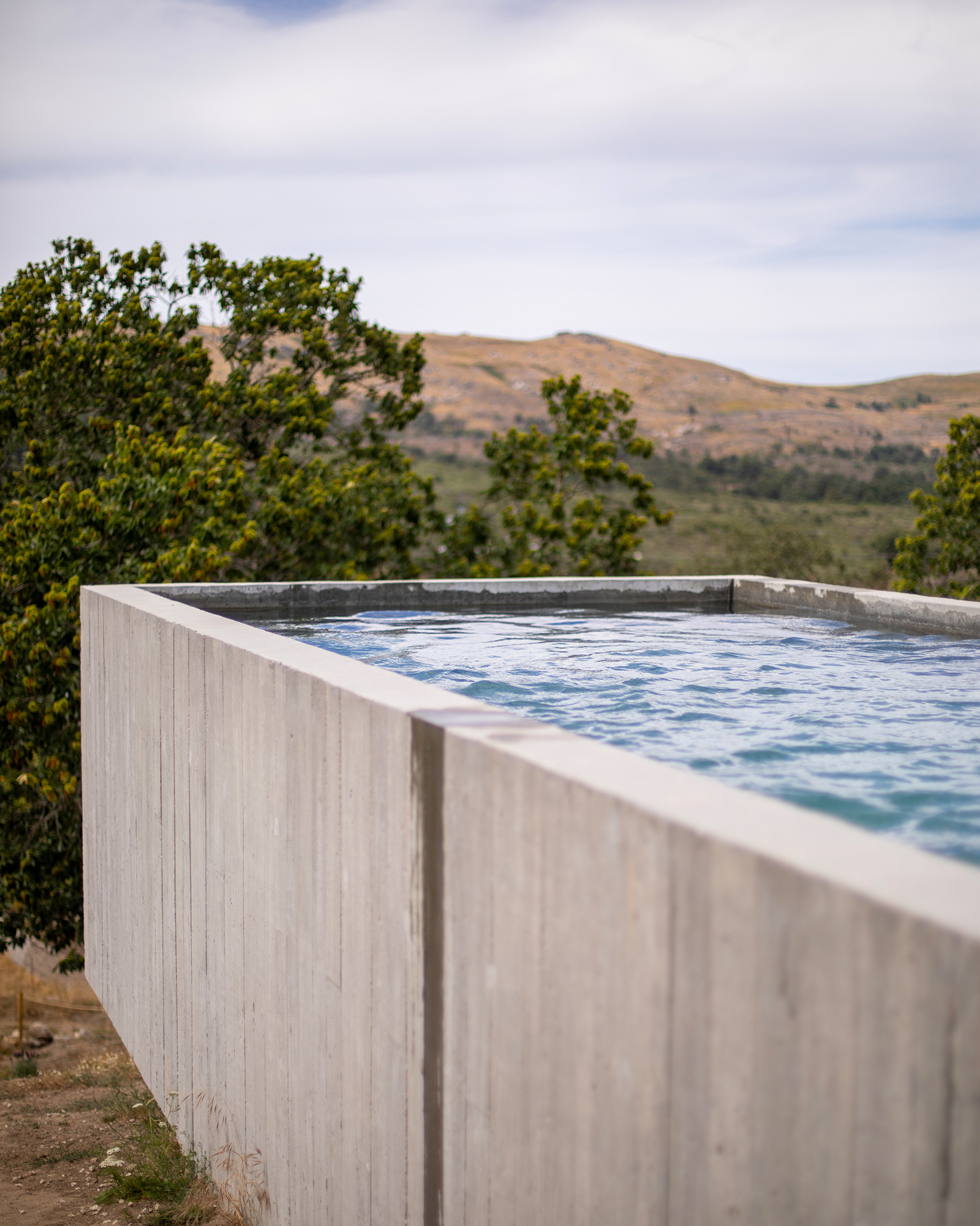 fugahouse_villa_viseu-portugal_exterior-pool.jpg