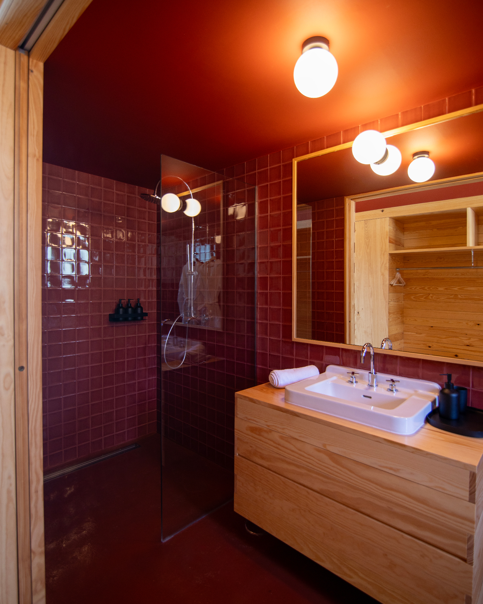 fugahouse_villa_viseu-portugal_interior-bathroom.jpg