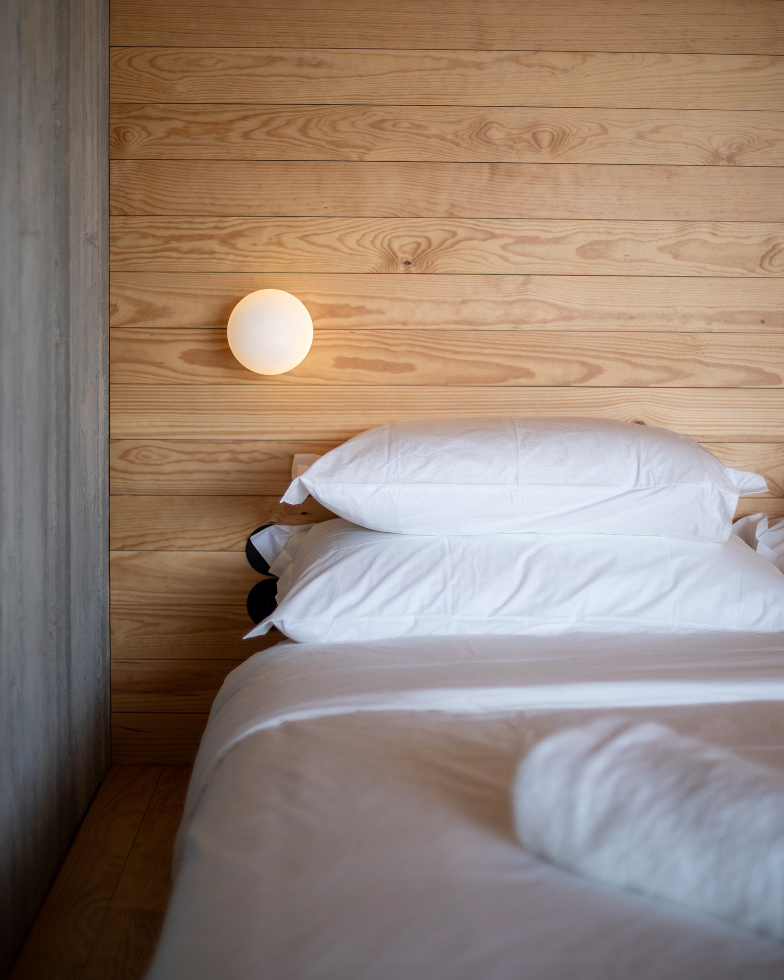 fugahouse_villa_viseu-portugal_interior-bed.jpg