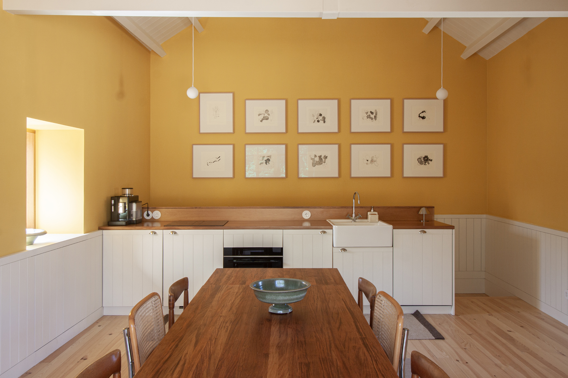 fugahouse_villa_viseu-portugal_interior-kitchen.jpg