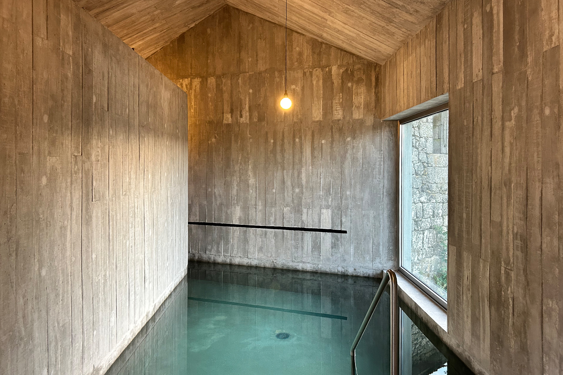 fugahouse_villa_viseu-portugal_interior-pool.jpg