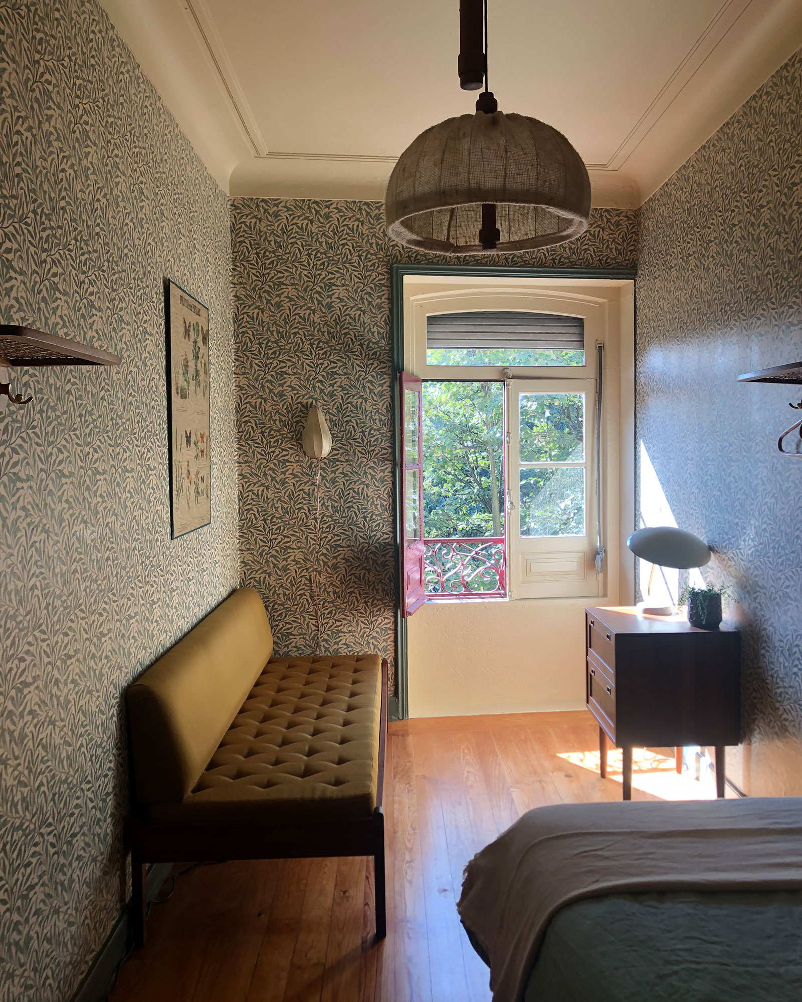 vintage-bonfim_apartment_porto-portugal_interior-sofa.jpg