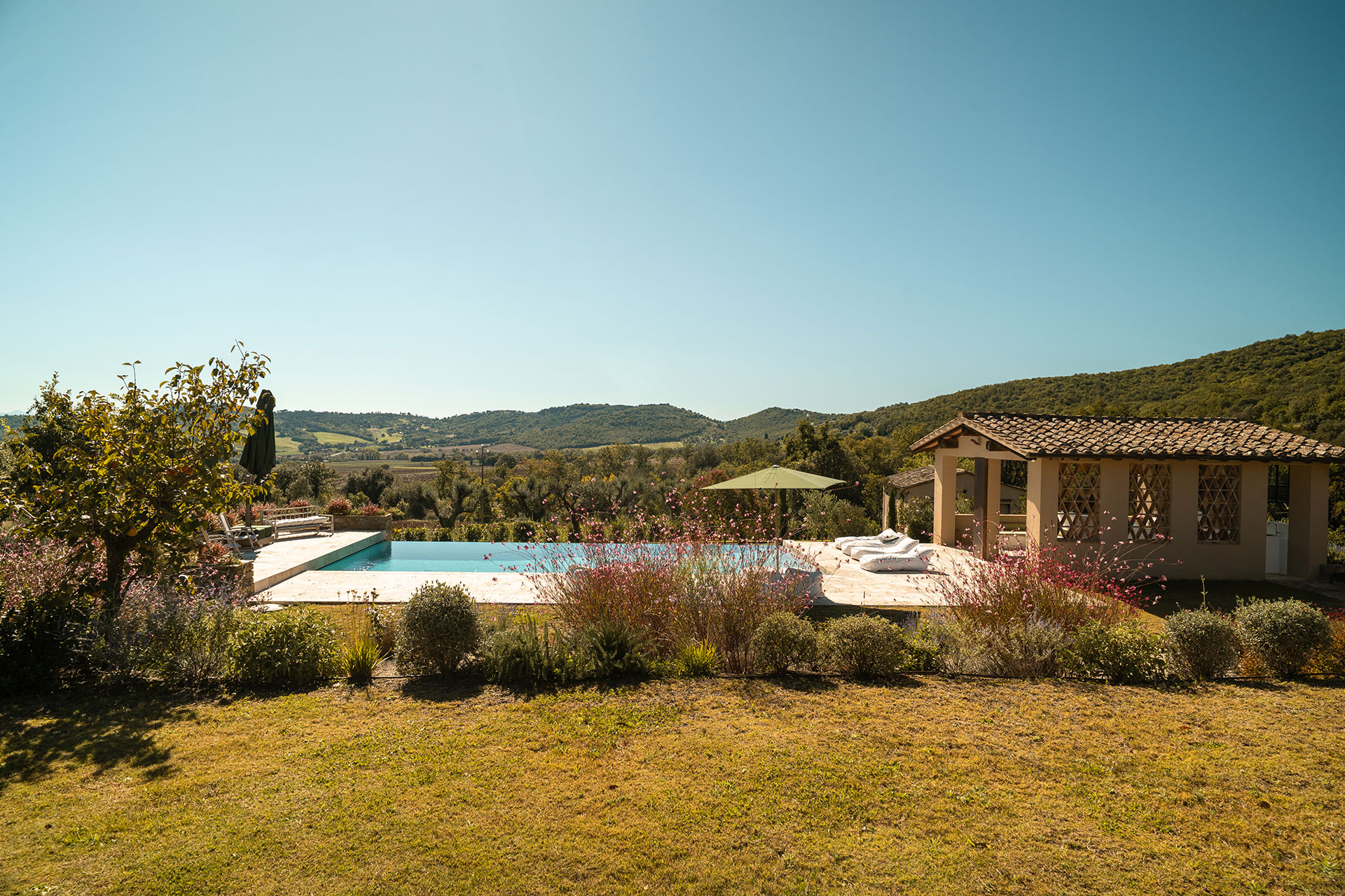 casa-montemelino_estate_umbria-italy_exterior.jpg