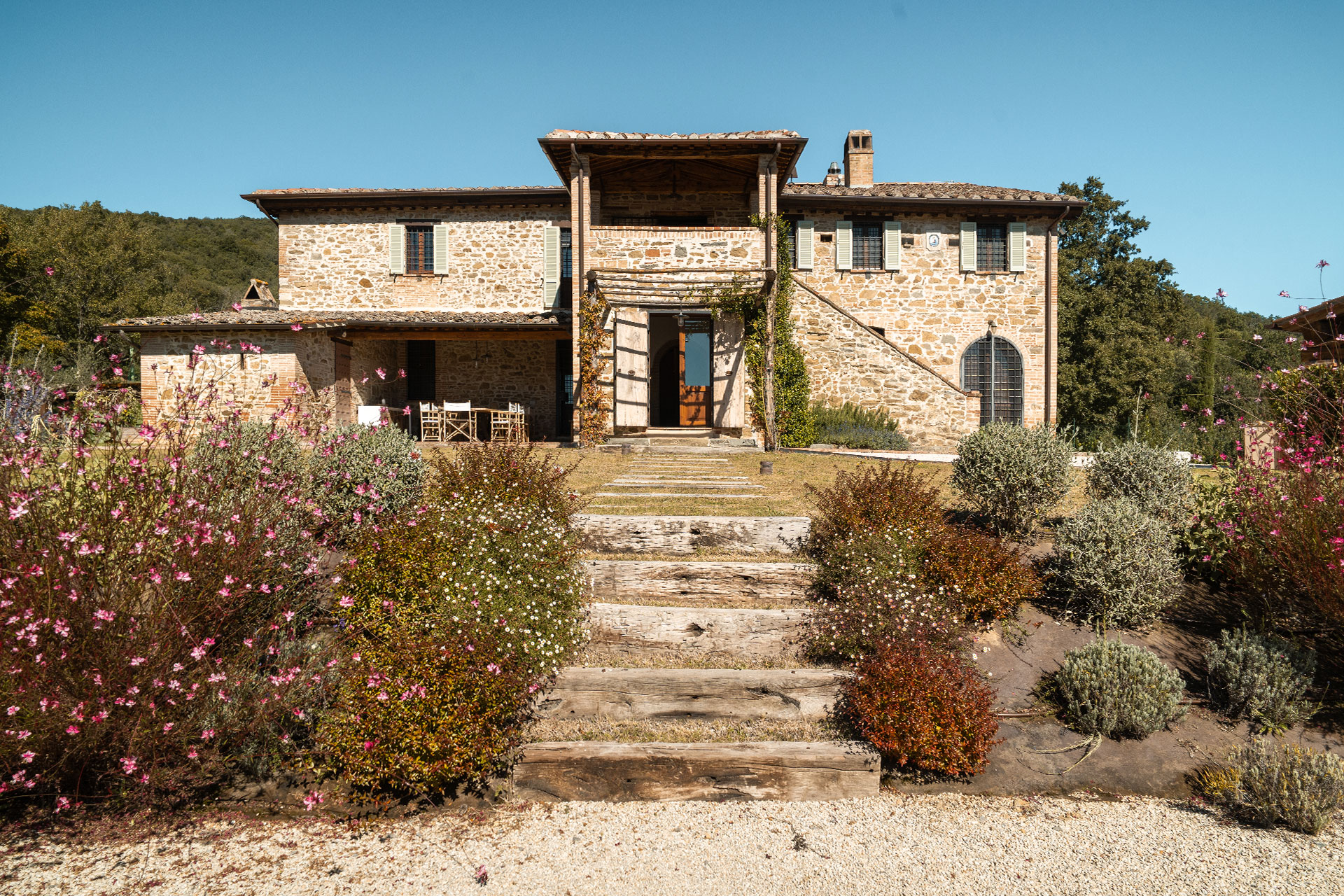 casa-montemelino_estate_umbria-italy_exterior-facade.jpg