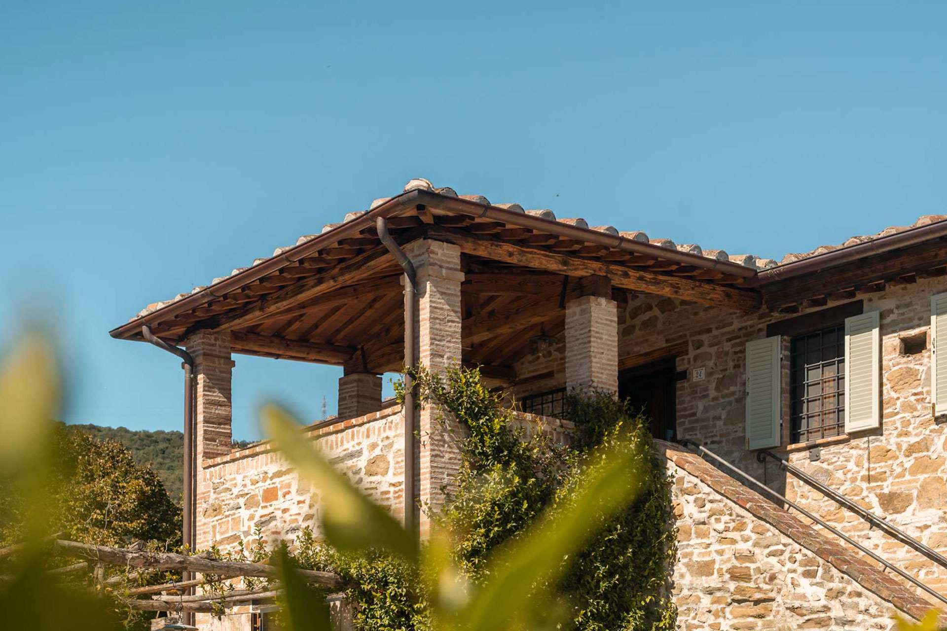 casa-montemelino_estate_umbria-italy_exterior-facade-detail.jpg