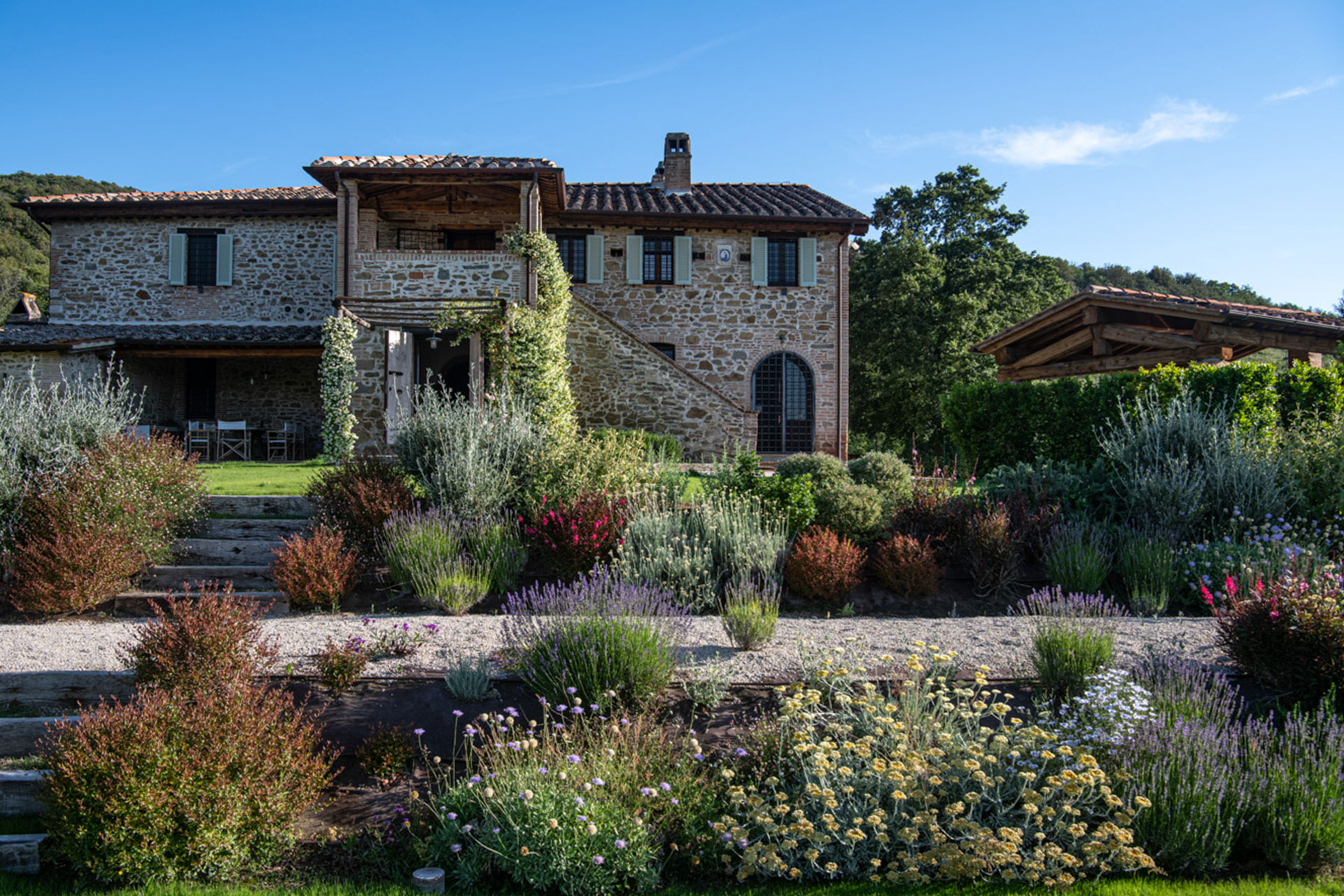 casa-montemelino_estate_umbria-italy_exterior-facade-space.jpg