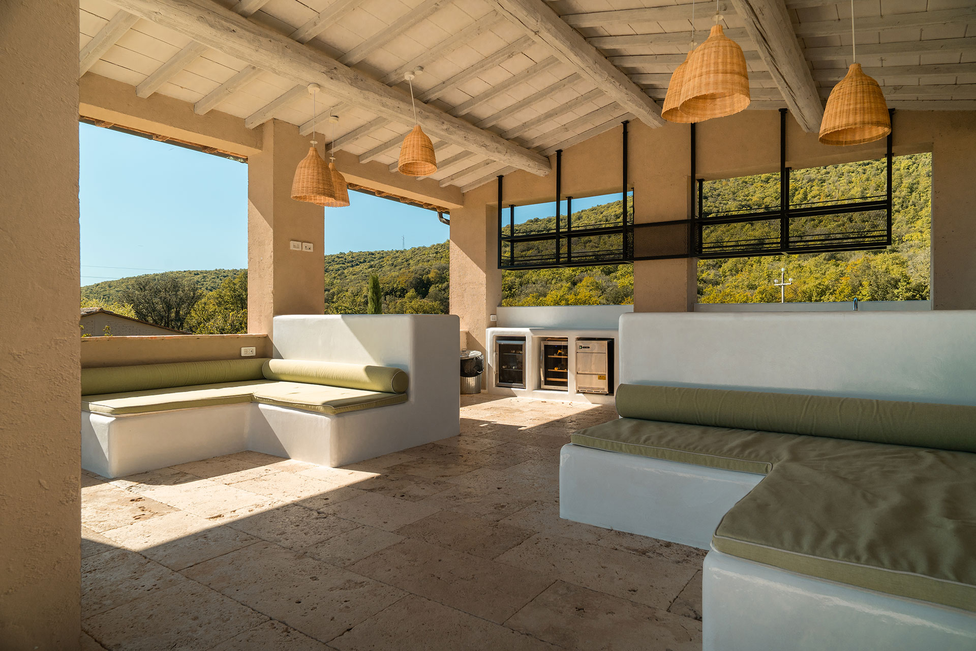 casa-montemelino_estate_umbria-italy_exterior-terrace.jpg