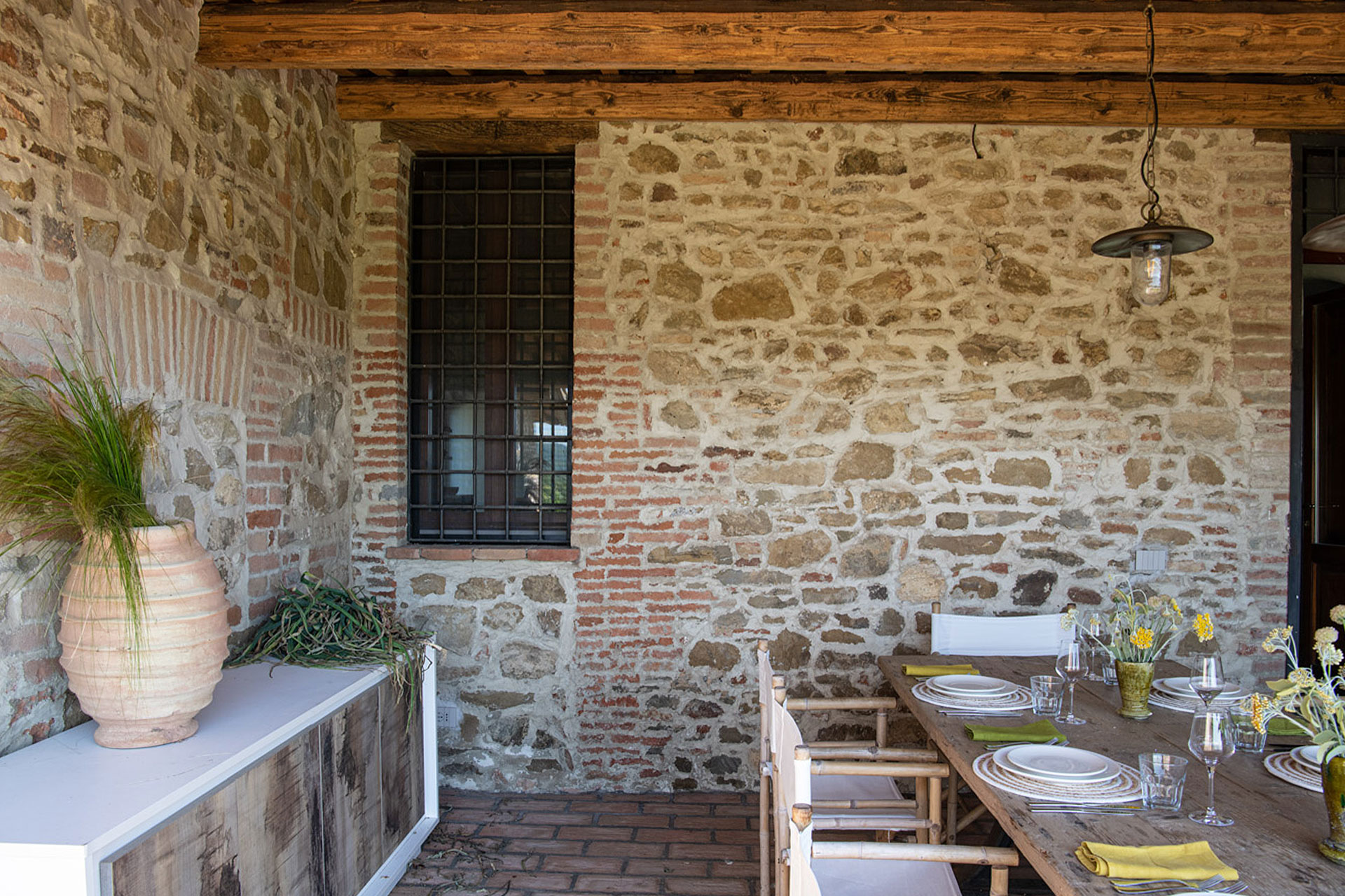 casa-montemelino_estate_umbria-italy_exterior-terrace-tabñe.jpg