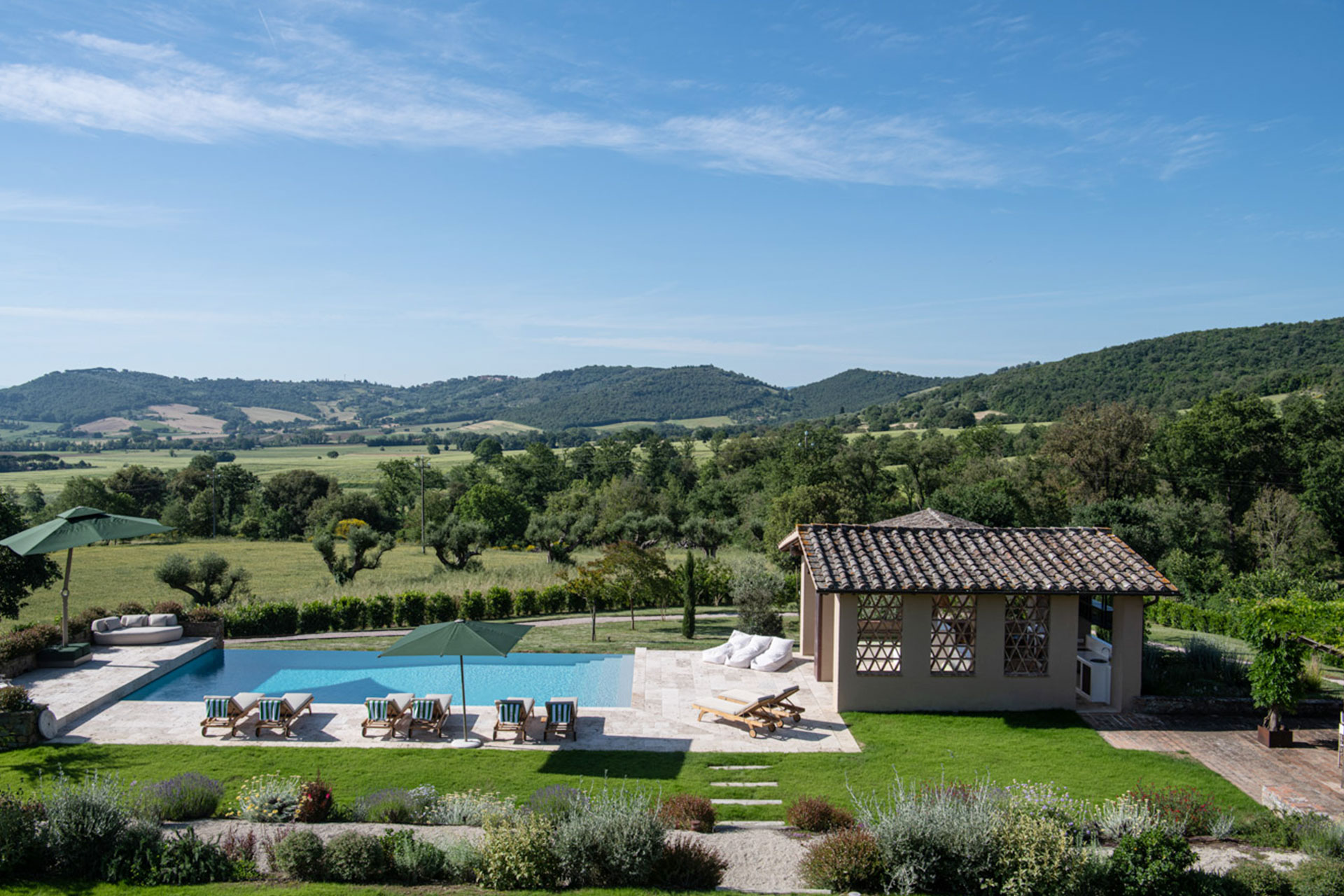casa-montemelino_estate_umbria-italy_exterior-view.jpg