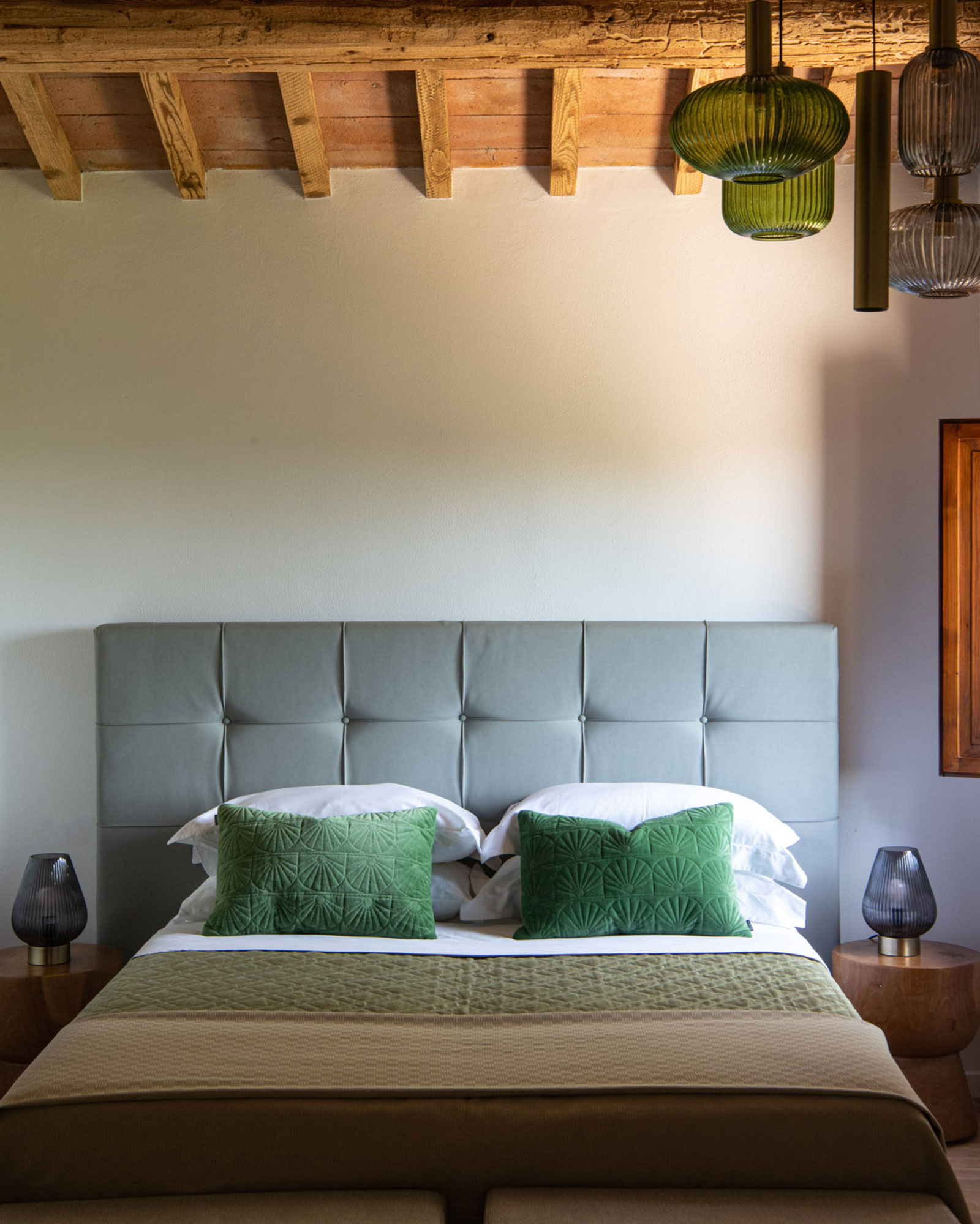 casa-montemelino_estate_umbria-italy_interior-bed-design.jpg