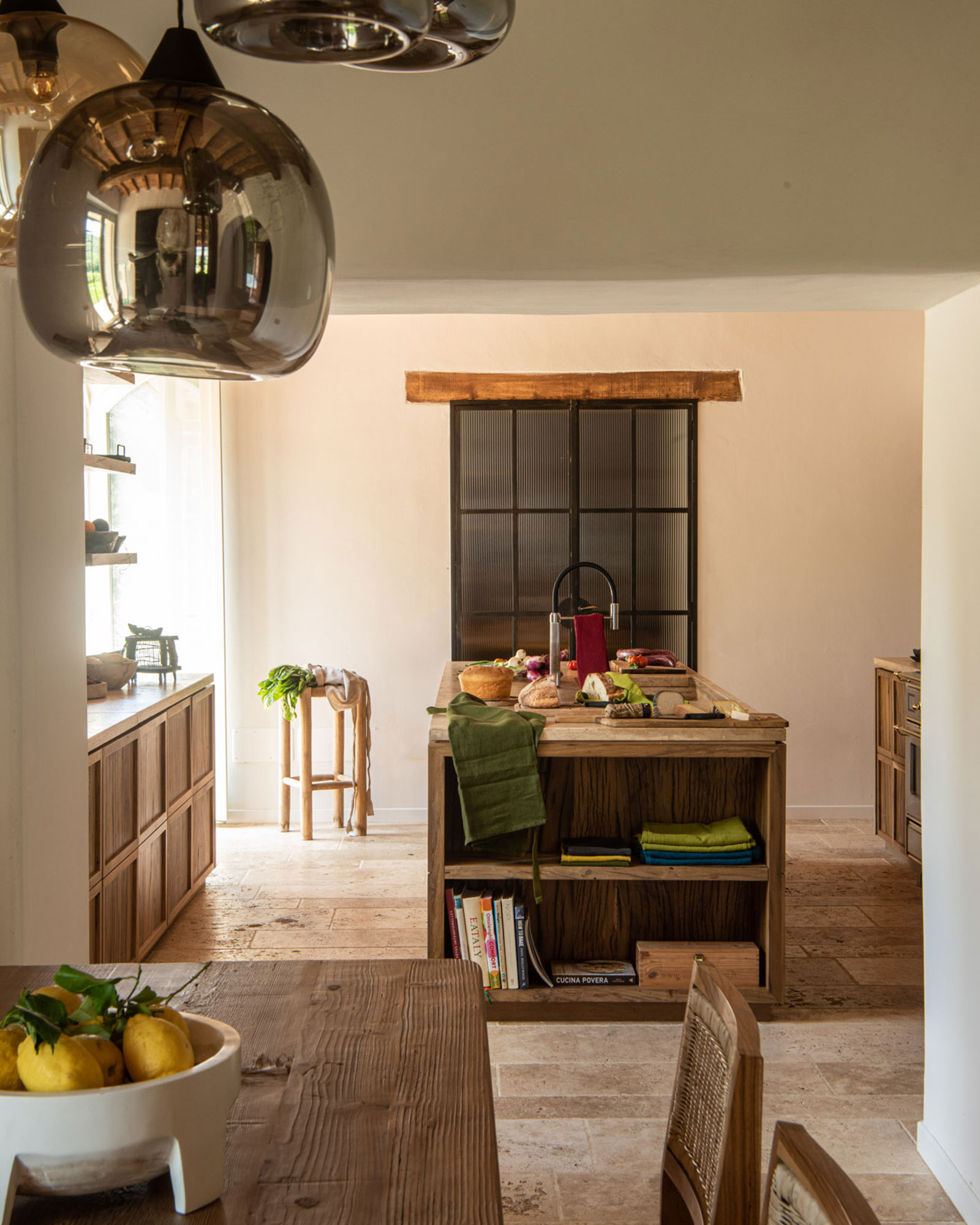 casa-montemelino_estate_umbria-italy_interior-kitchen-space.jpg