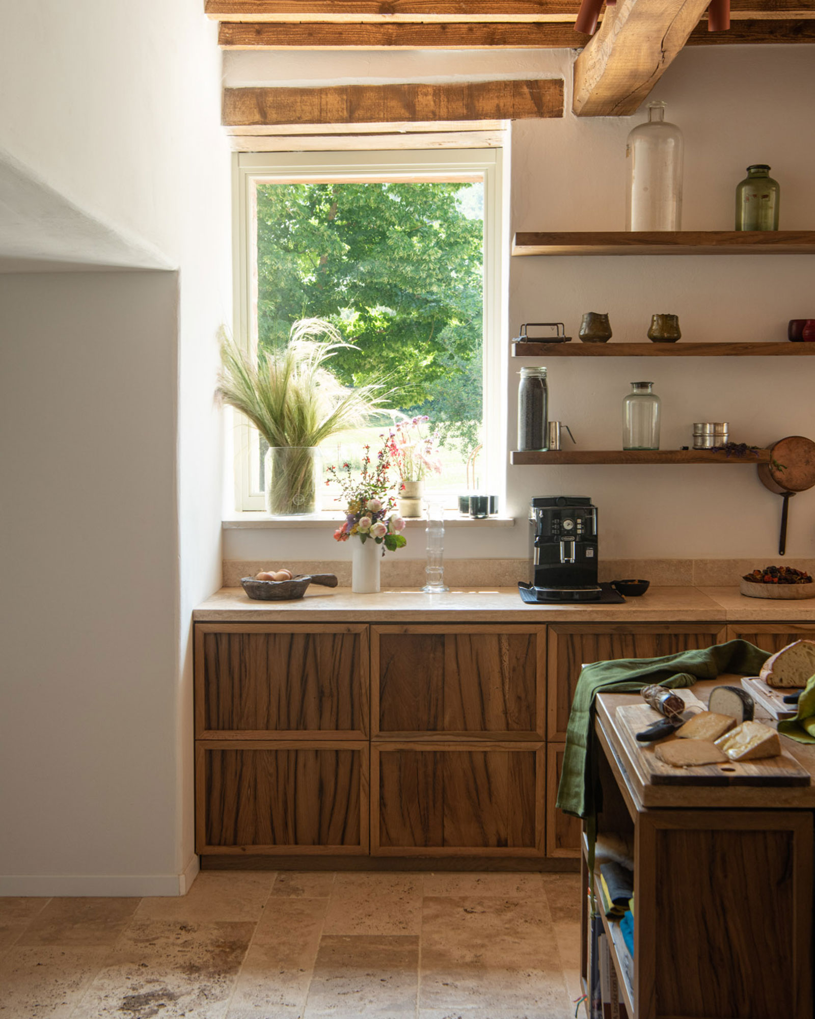 casa-montemelino_estate_umbria-italy_interior-kitchen-window.jpg