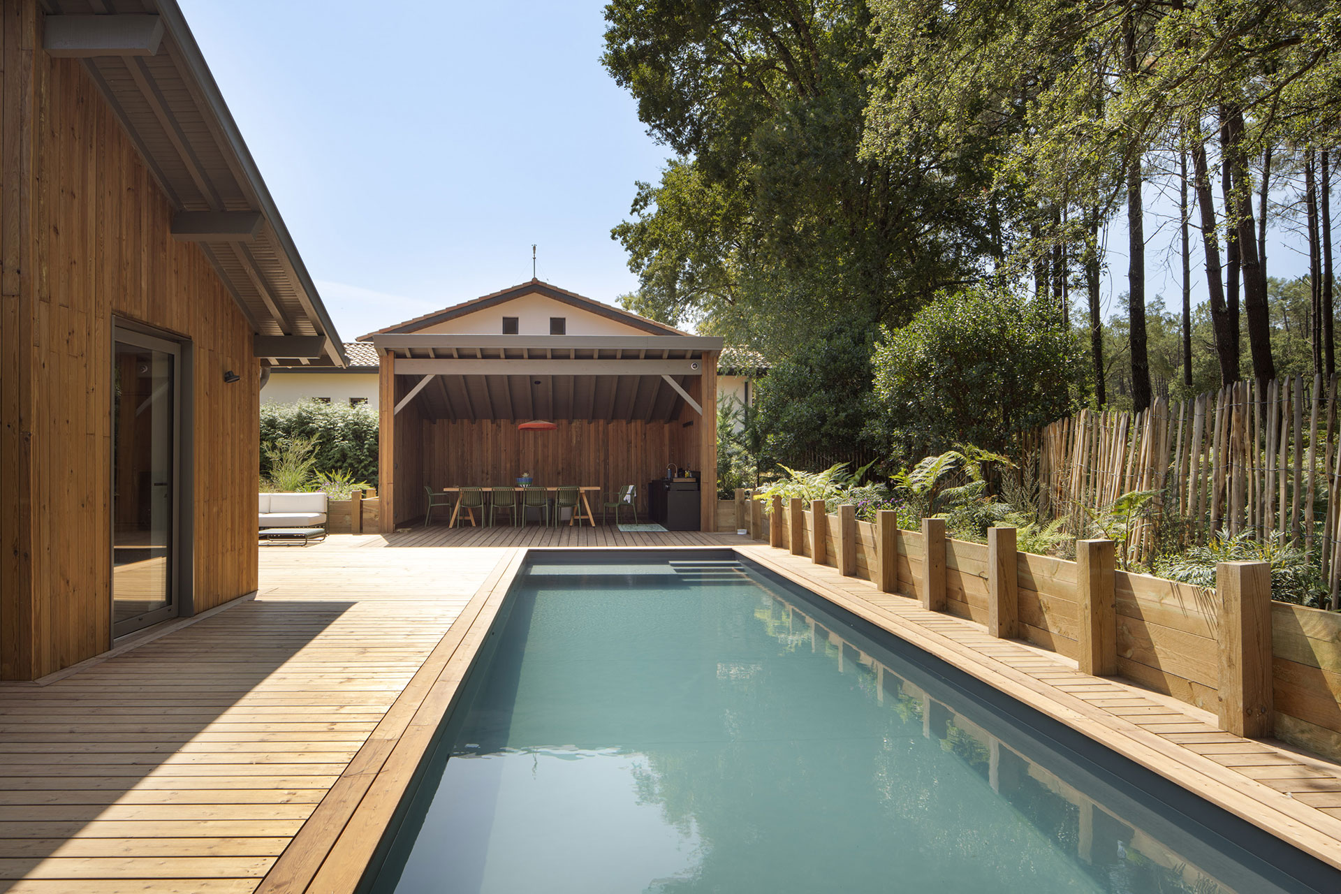 villa-dyreye_villa_seignosse-france_exterior-pool-design.jpg