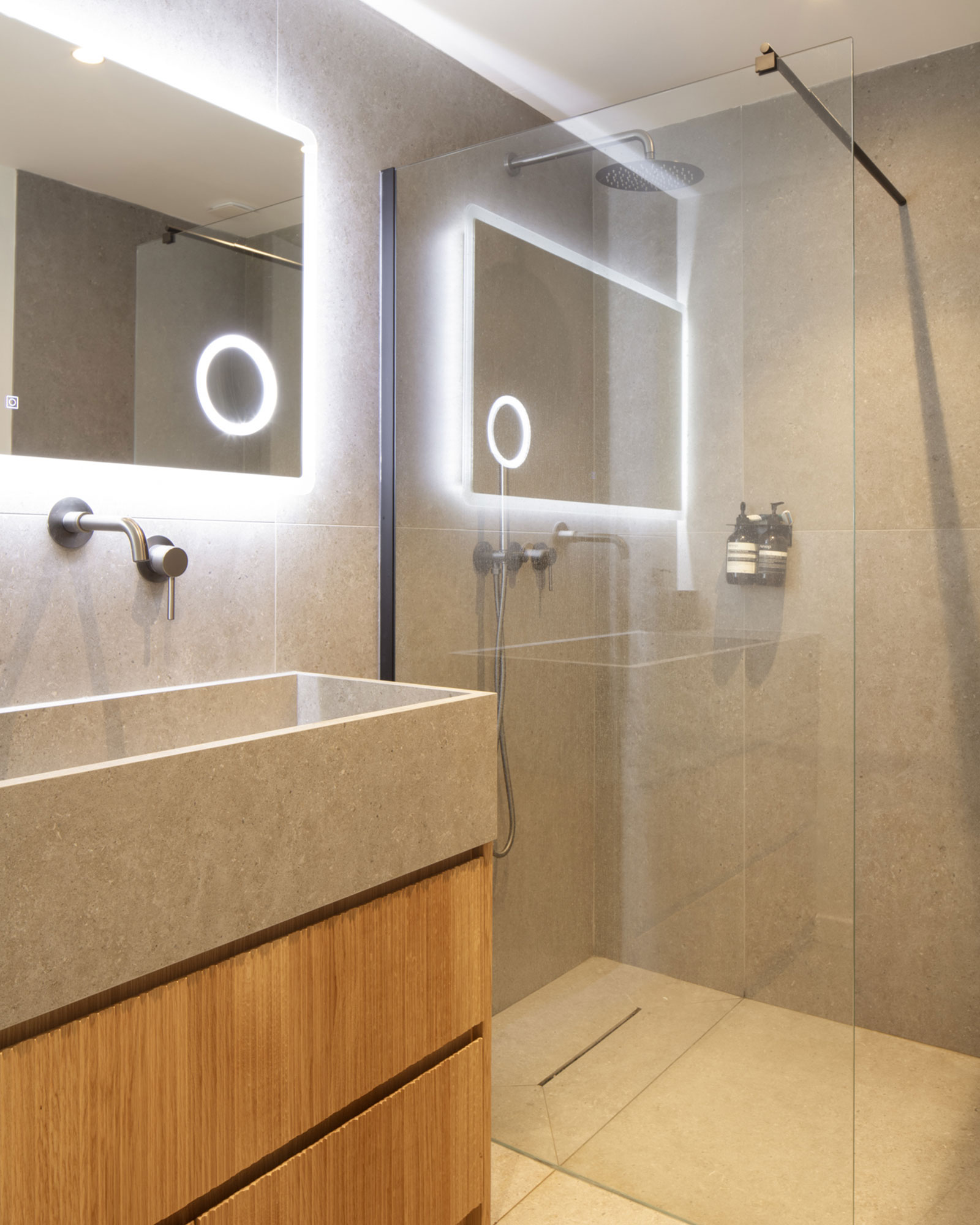 villa-dyreye_villa_seignosse-france_interior-bath-room.jpg