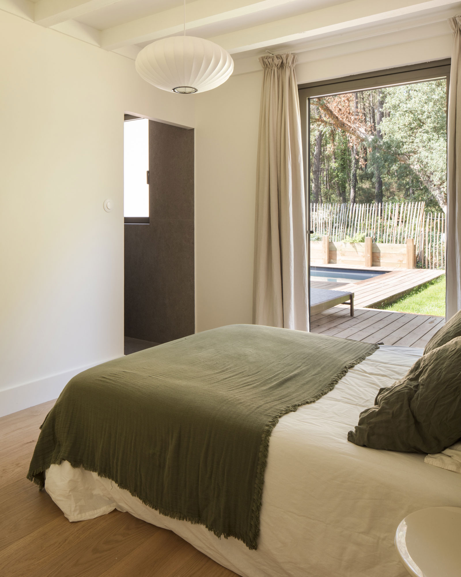 villa-dyreye_villa_seignosse-france_interior-bed-room.jpg