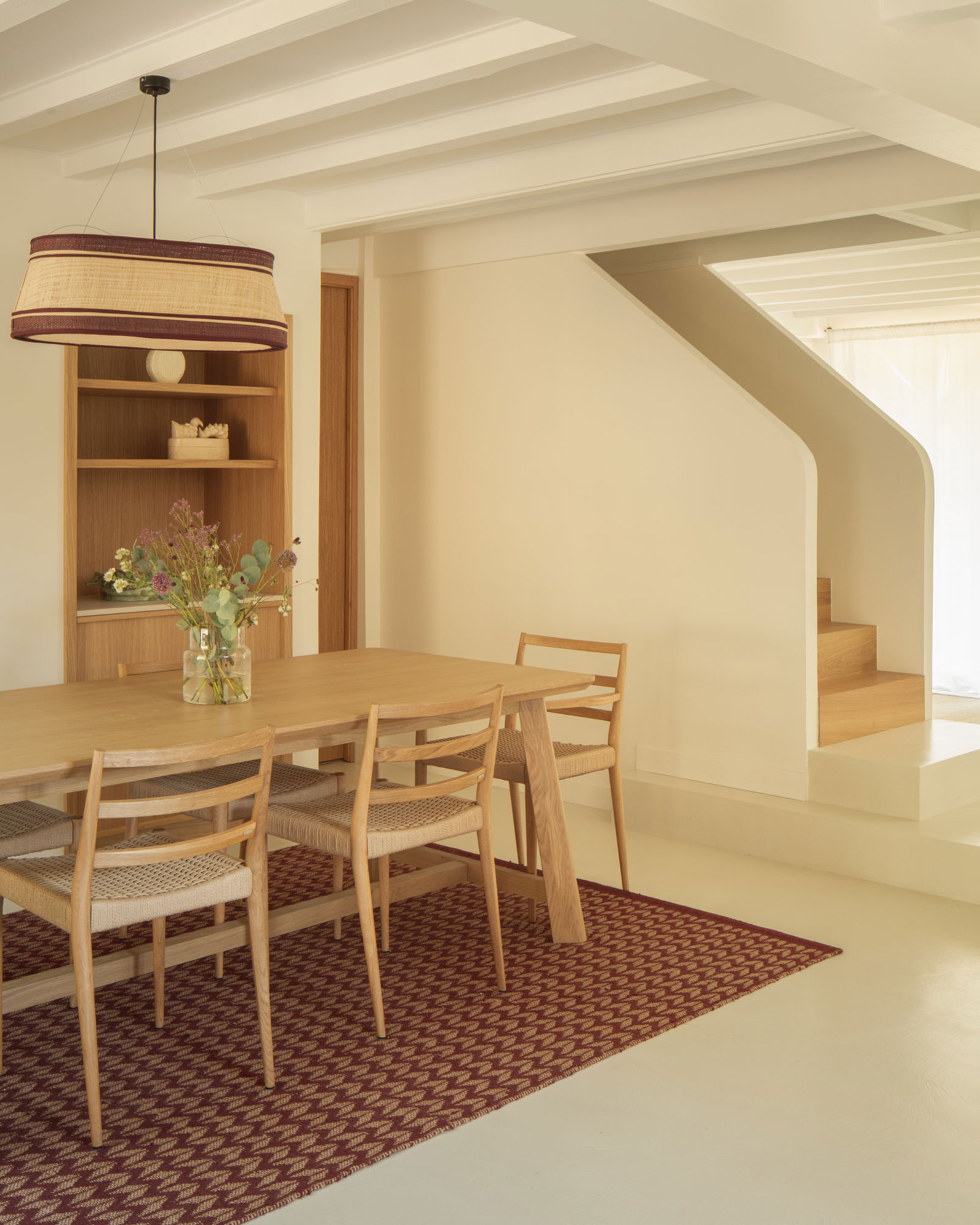 villa-dyreye_villa_seignosse-france_interior-table.jpg