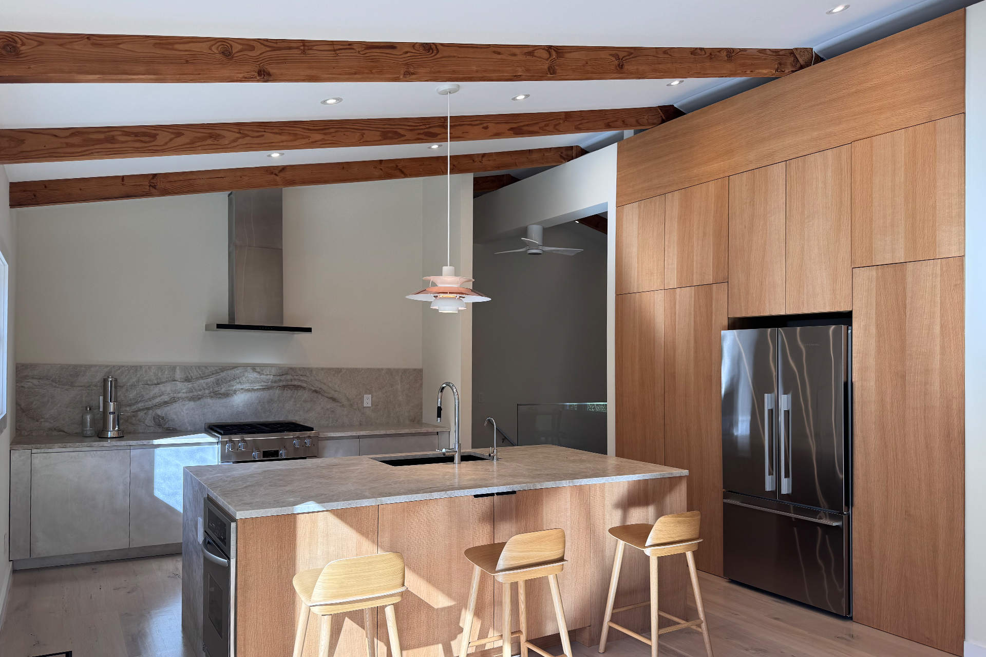 hamptons-abode_villa_water-mill-new-york-usa_interior-kitchen.jpg