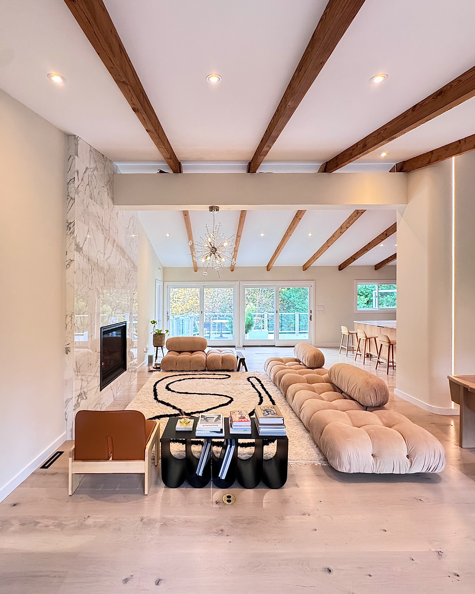 hamptons-abode_villa_water-mill-new-york-usa_interior-room.jpg