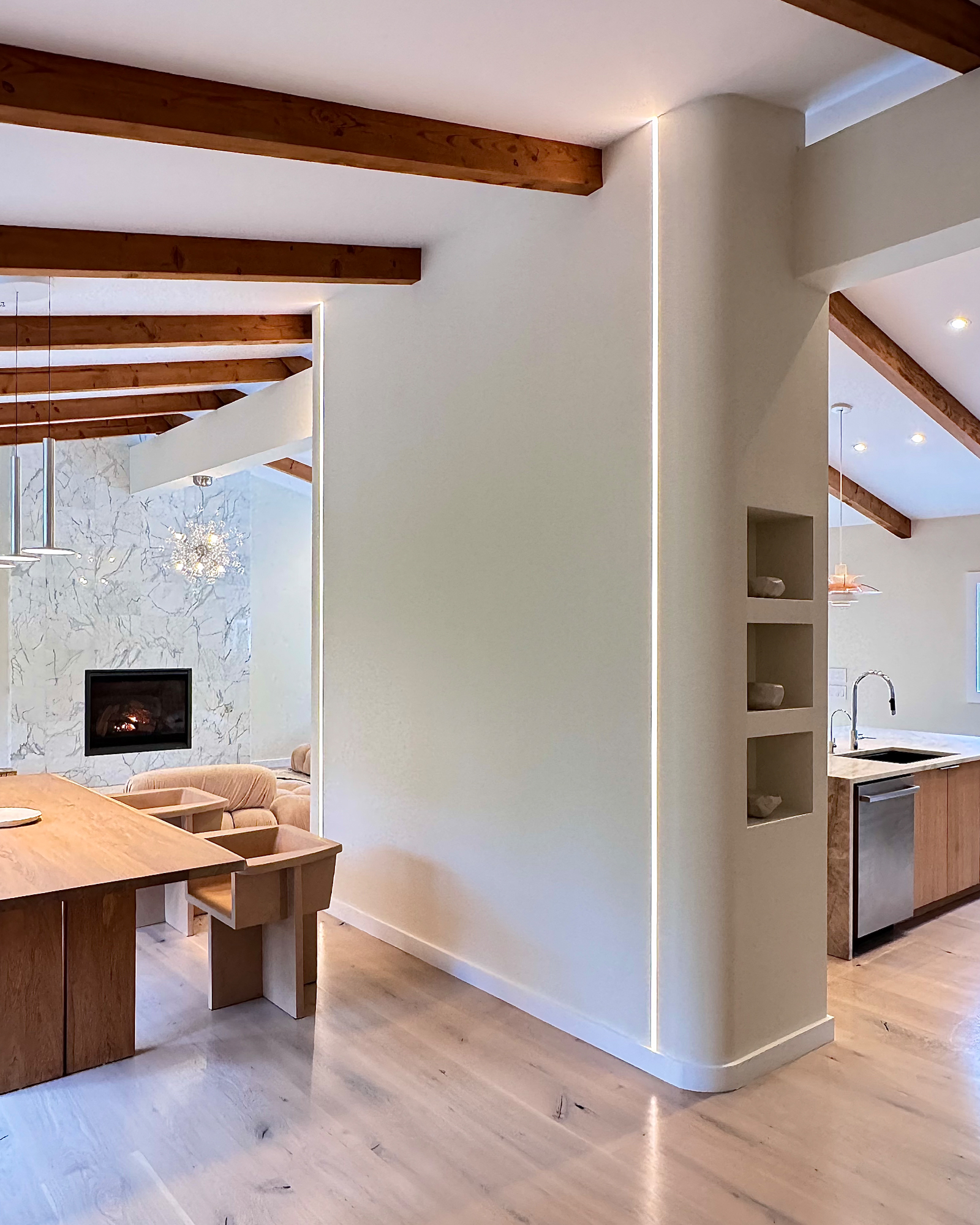 hamptons-abode_villa_water-mill-new-york-usa_interior-space-detail.jpg