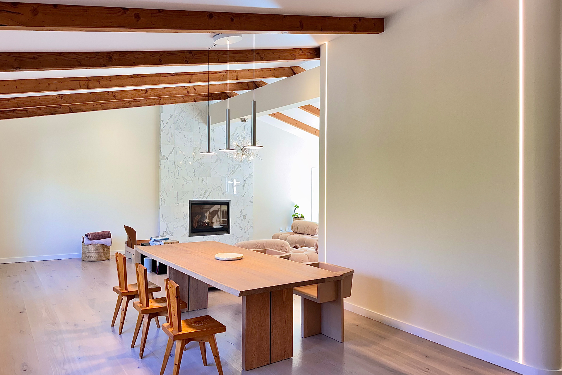 hamptons-abode_villa_water-mill-new-york-usa_interior-table.jpg