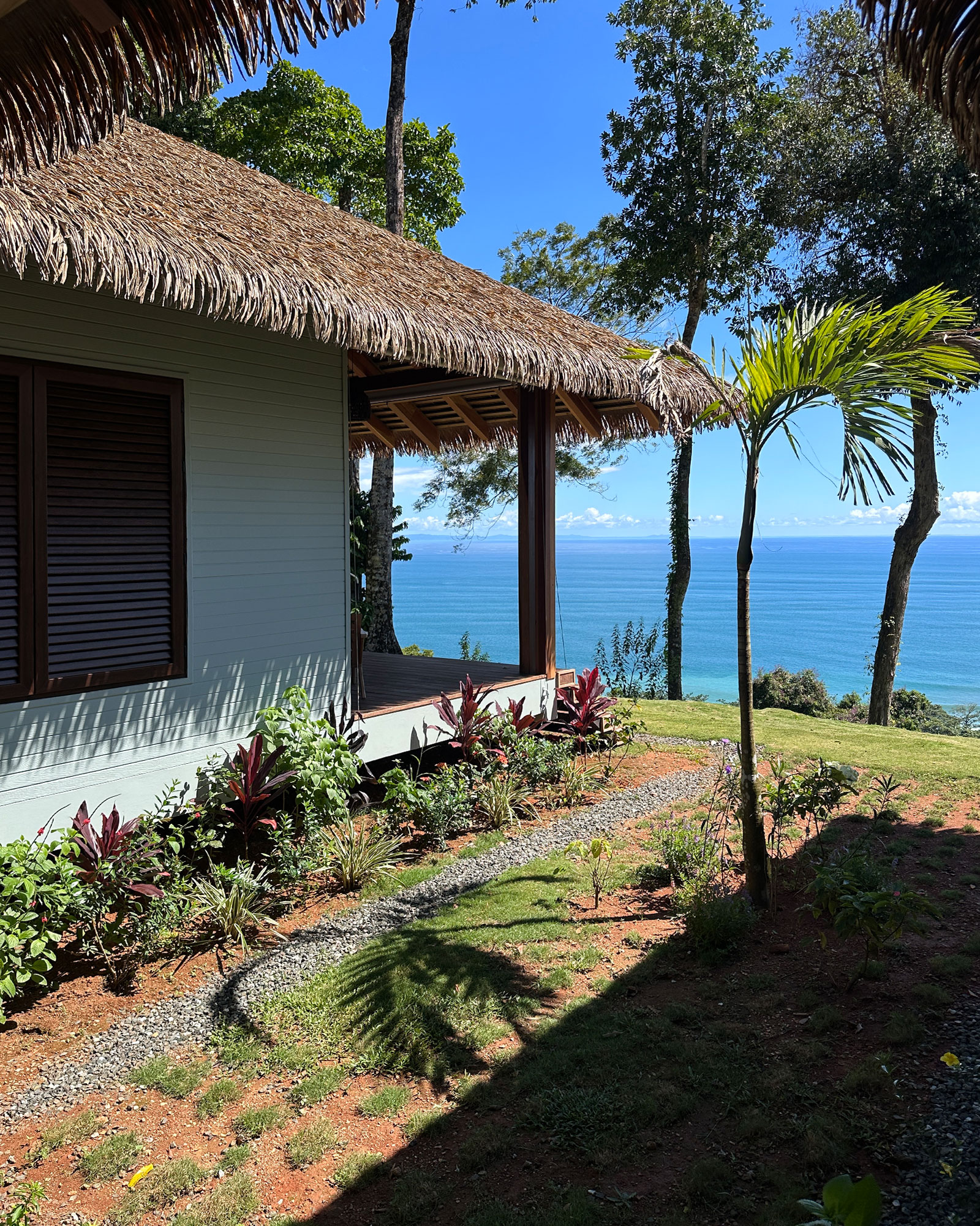 punta-jaguar_bungalow_puntarenas-costa-rica_exterior-facade-terrace.jpg