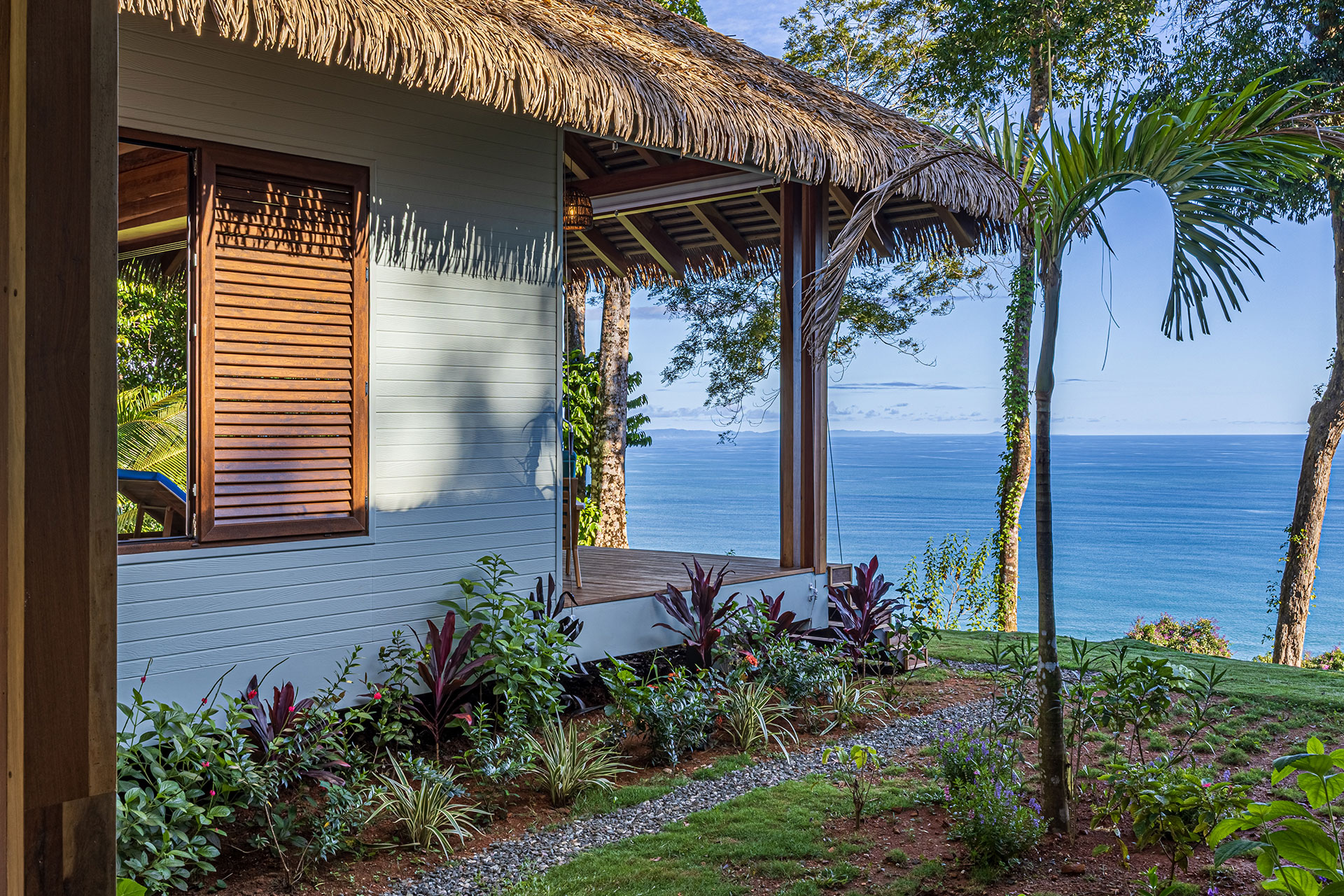 punta-jaguar_bungalow_puntarenas-costa-rica_exterior-side-facade.jpg