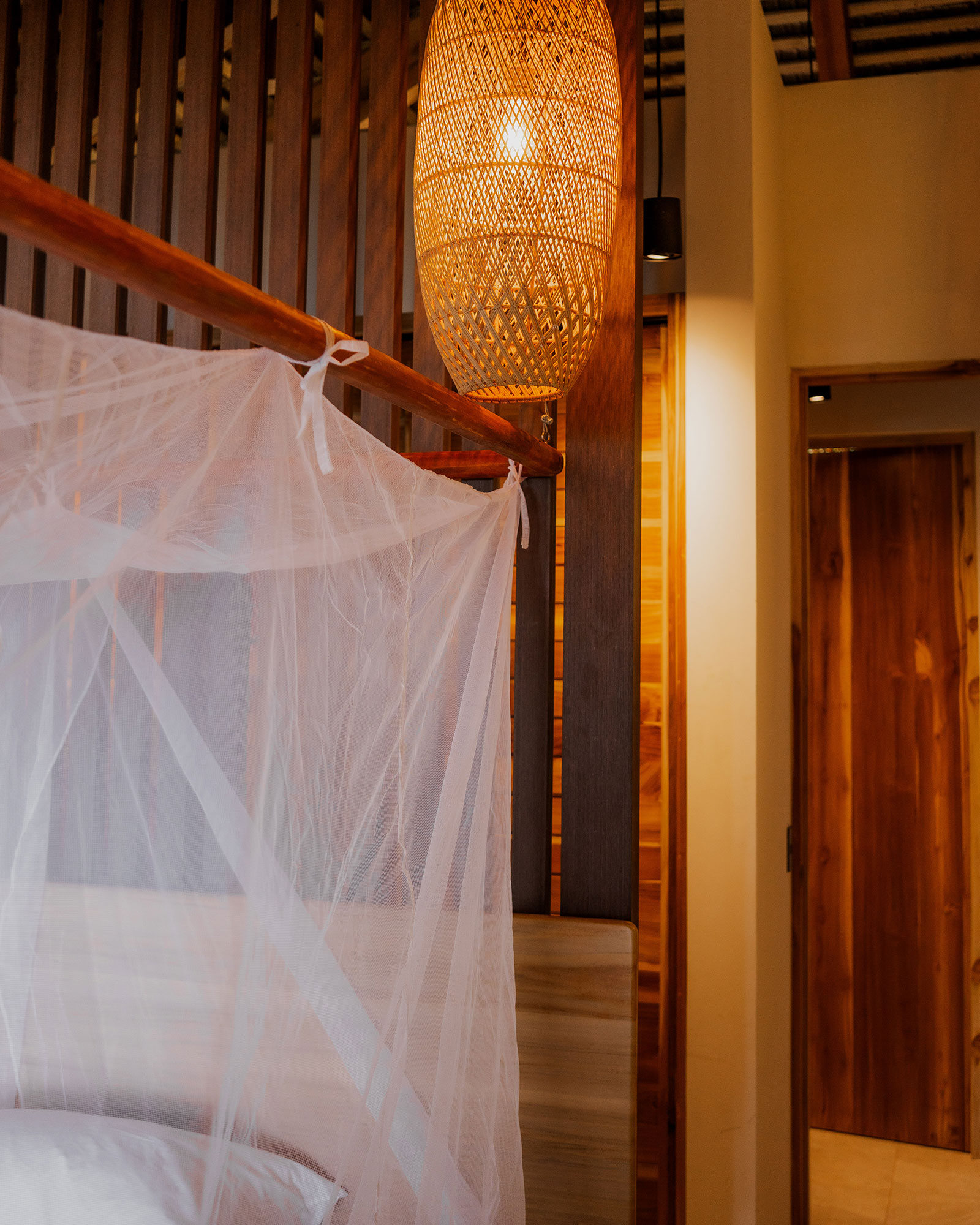 punta-jaguar_bungalow_puntarenas-costa-rica_interior-bed.jpg