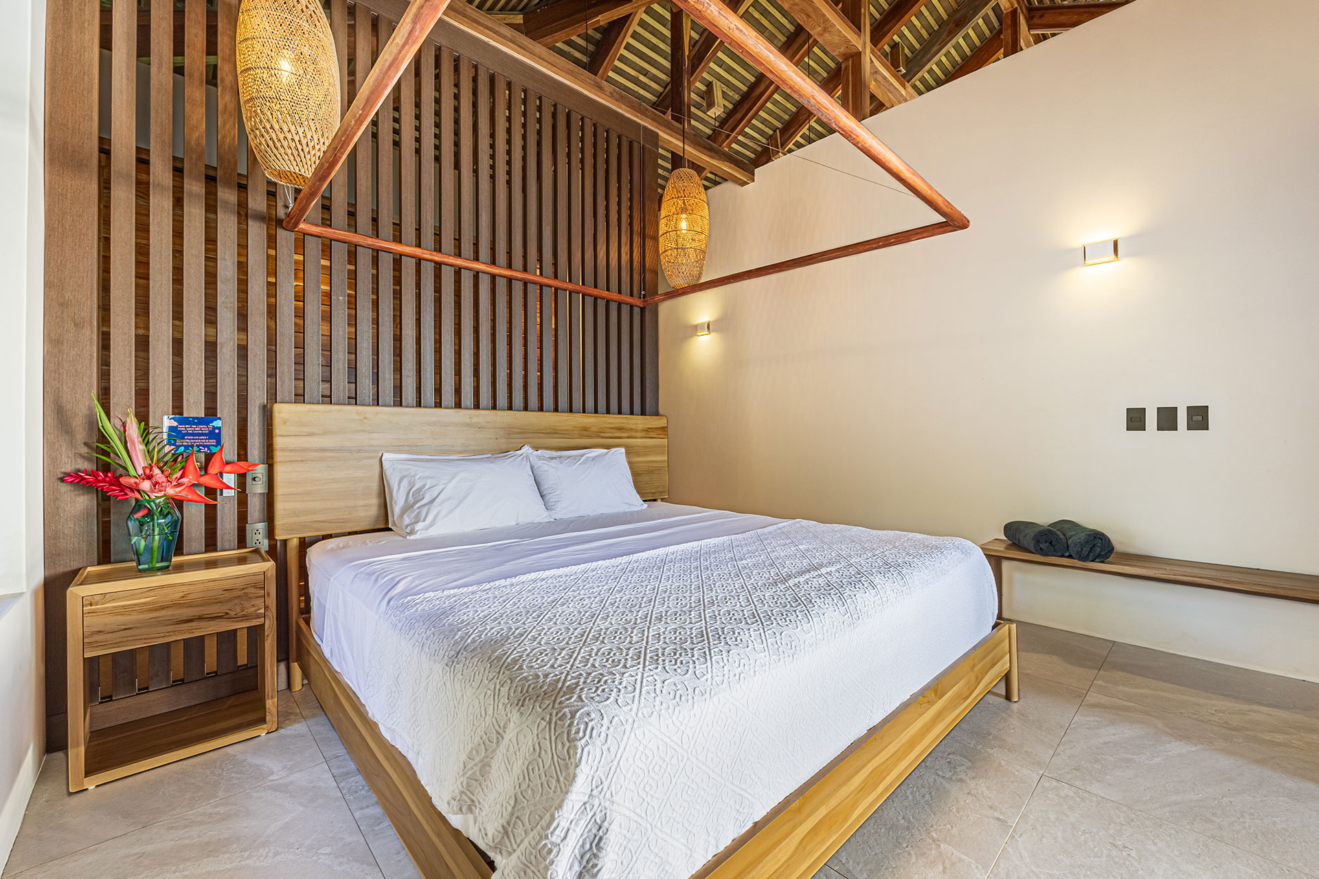 punta-jaguar_bungalow_puntarenas-costa-rica_interior-bedroom-space.jpg