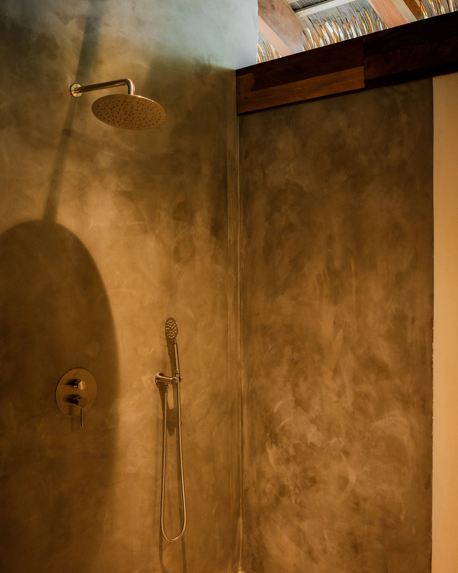 punta-jaguar_bungalow_puntarenas-costa-rica_interior-shower.jpg