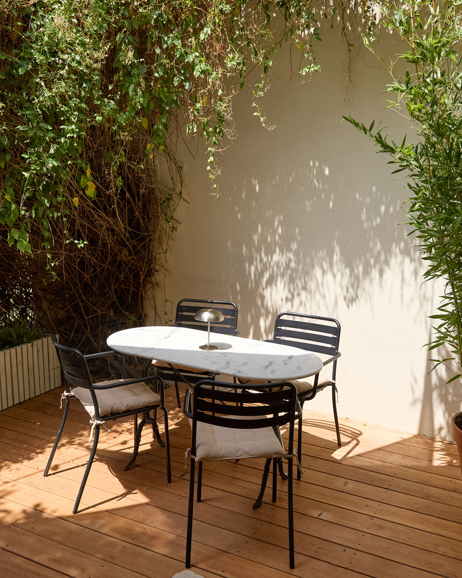 le-loft-de-luzege_loft_Occitanie-france_exterior-table.jpg