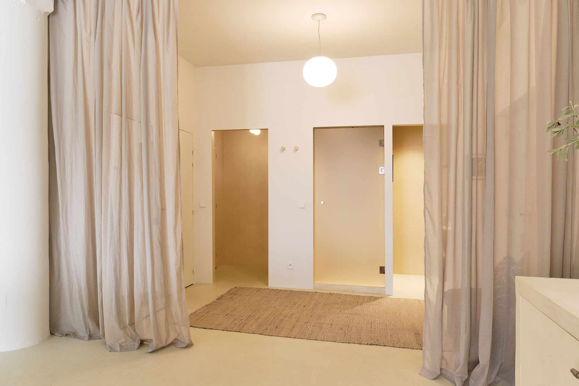 le-loft-de-luzege_loft_Occitanie-france_interior-lamp.jpg