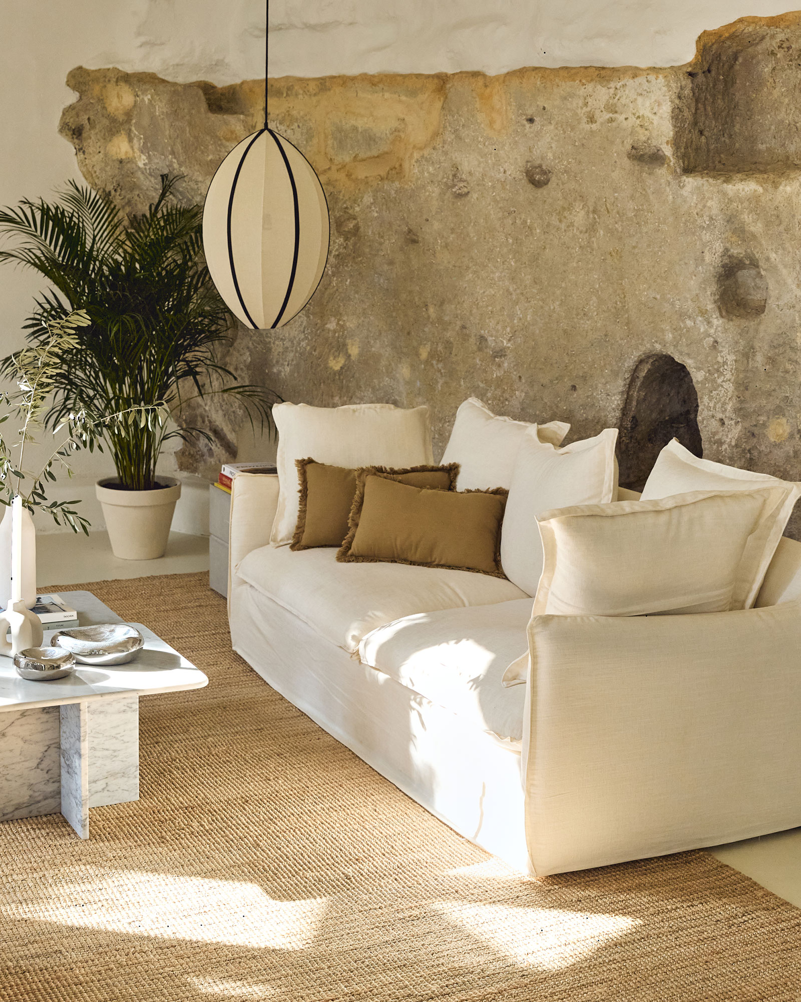 le-loft-de-luzege_loft_Occitanie-france_interior-living-room.jpg