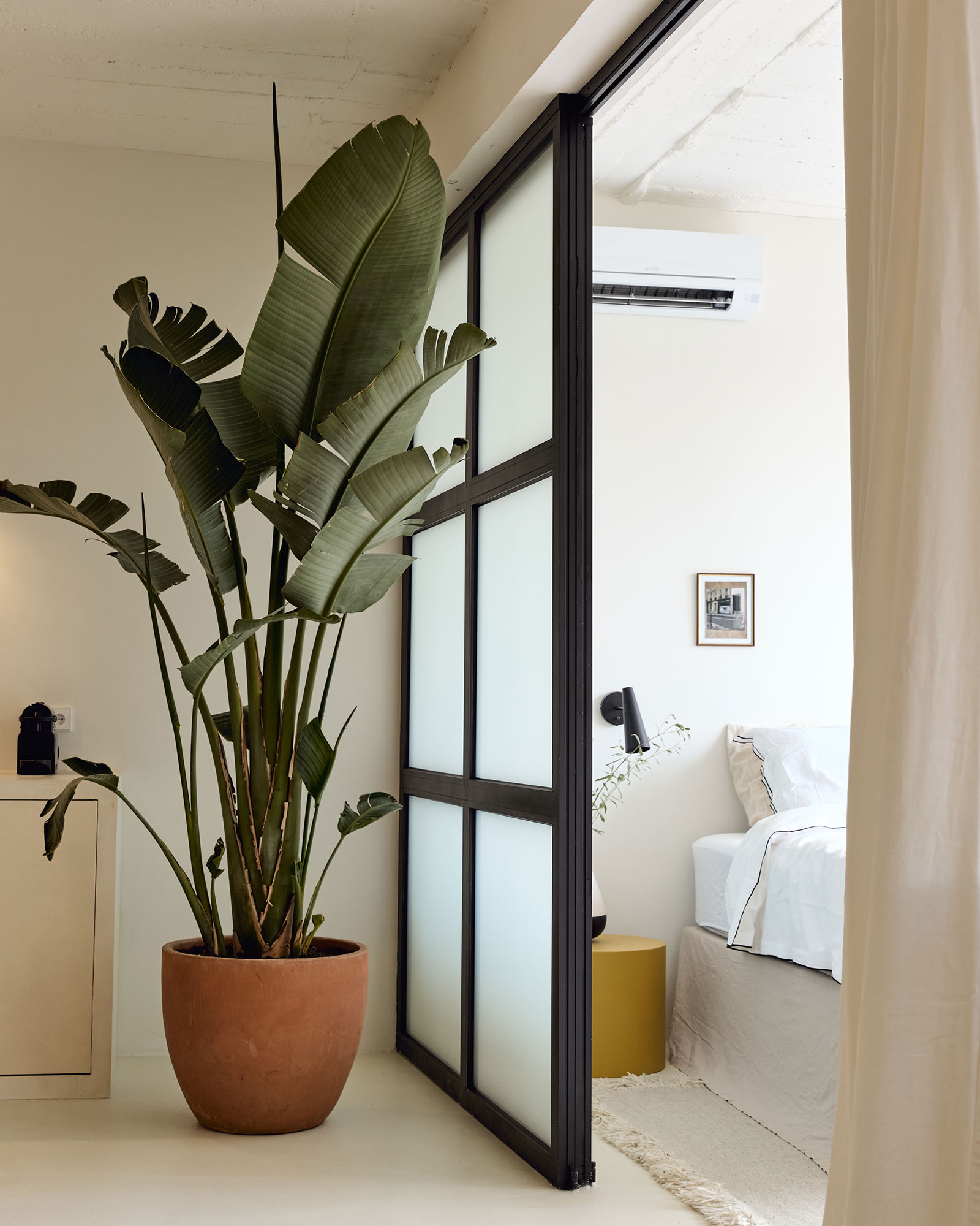 le-loft-de-luzege_loft_Occitanie-france_interior-plant.jpg
