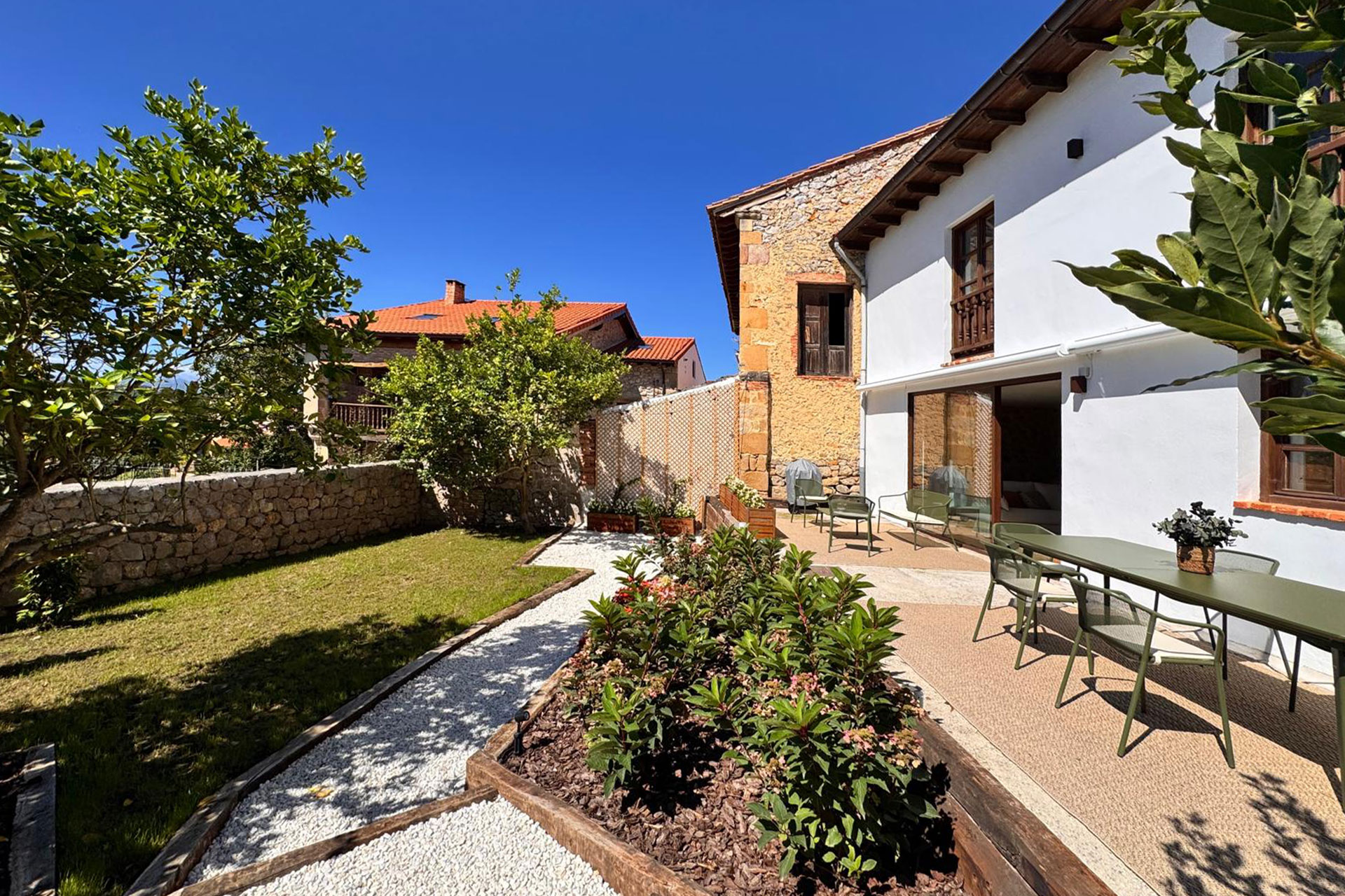 archelon_house_sierra-cantabria-spain_exterior-terrace.jpg