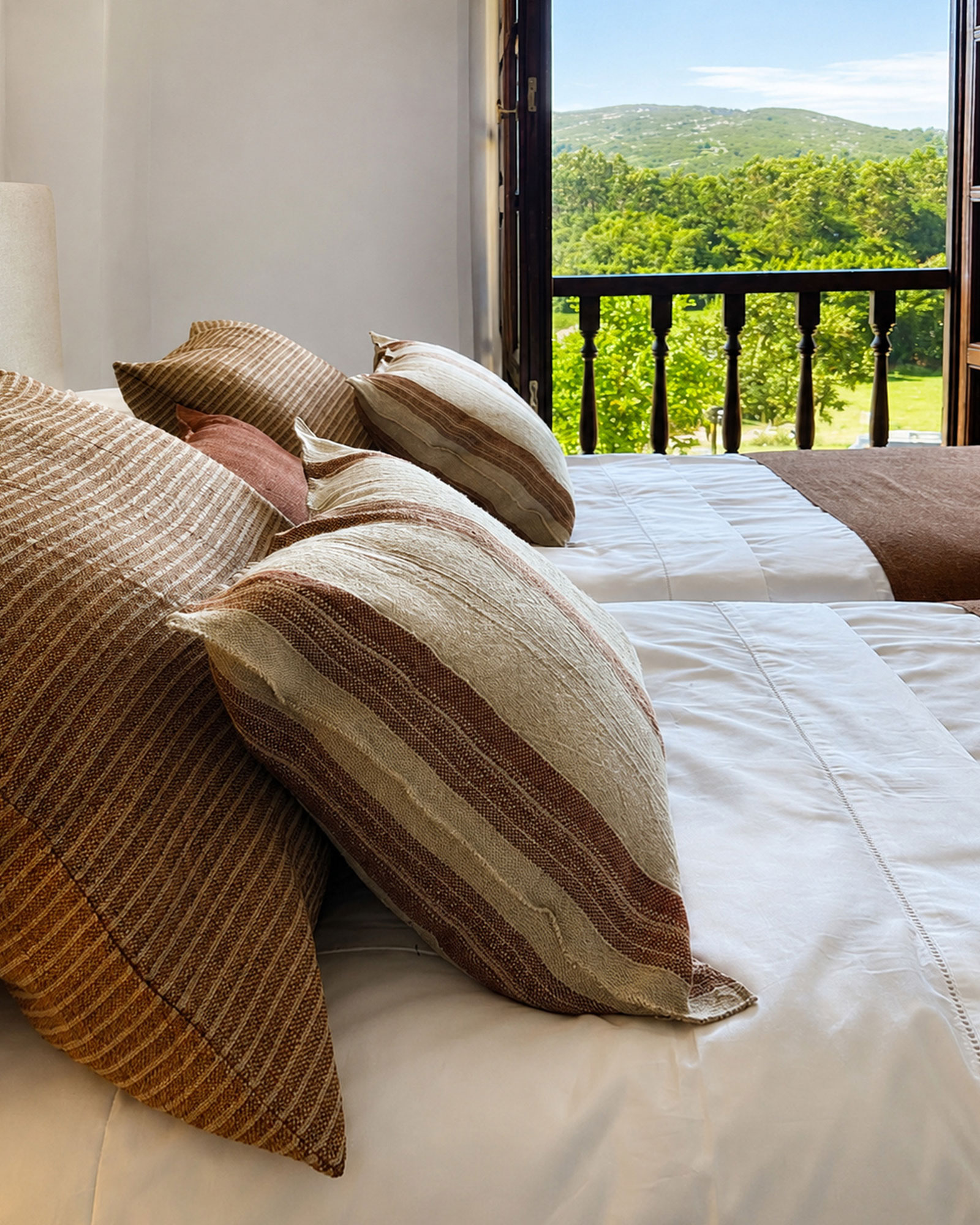archelon_house_sierra-cantabria-spain_interior-bedroom-view.jpg