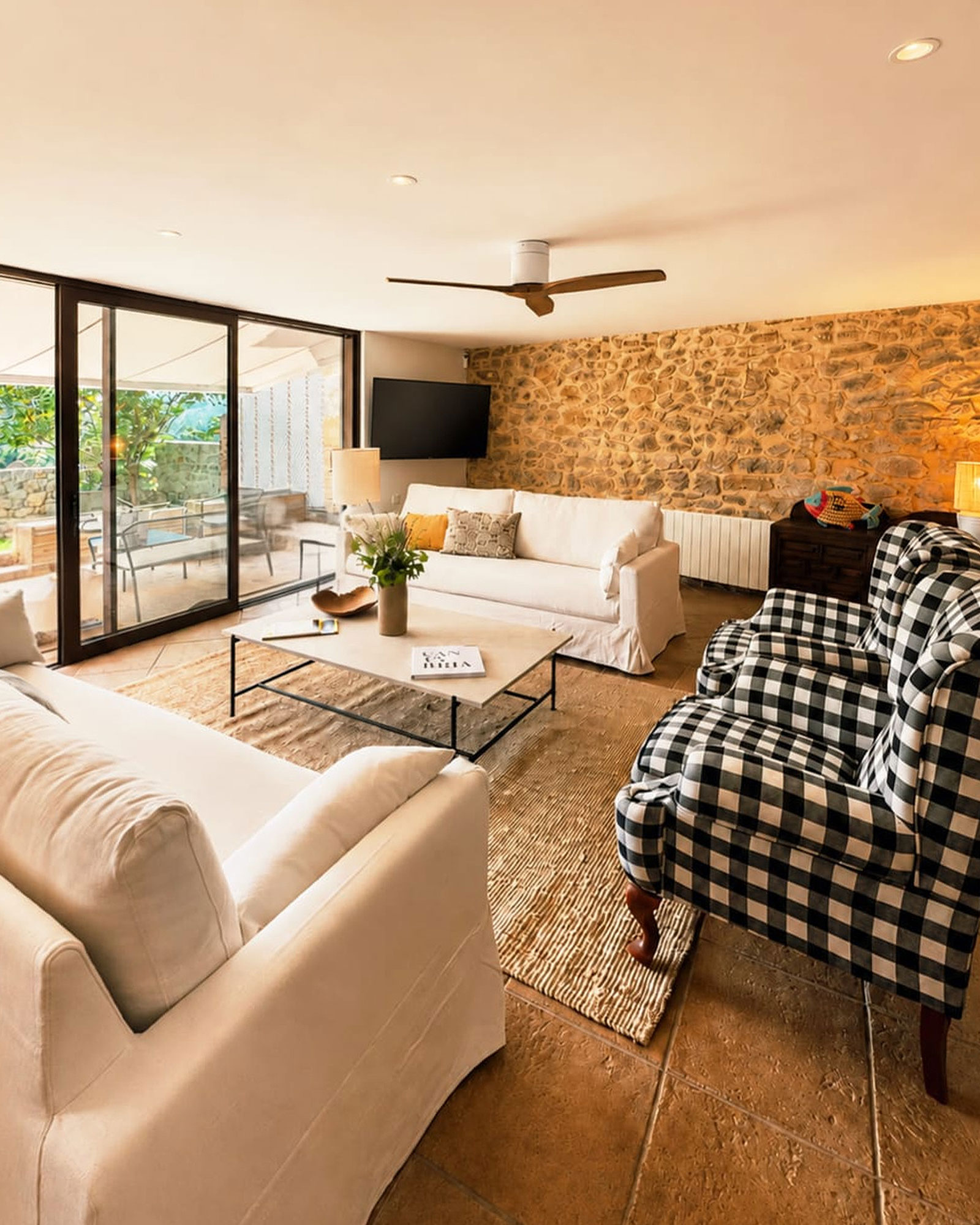 archelon_house_sierra-cantabria-spain_interior-living-room.jpg