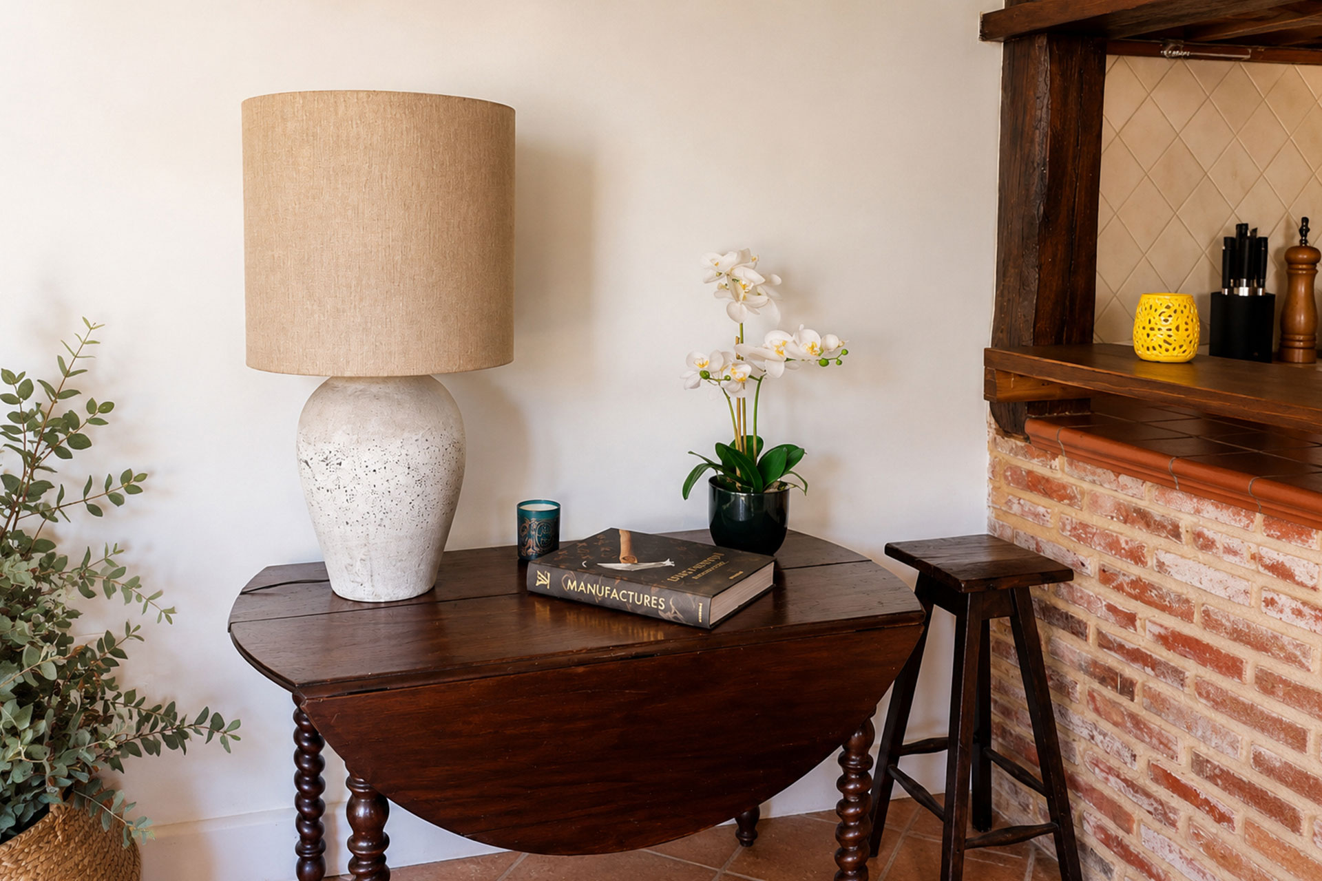 archelon_house_sierra-cantabria-spain_interior-table-decor.jpg