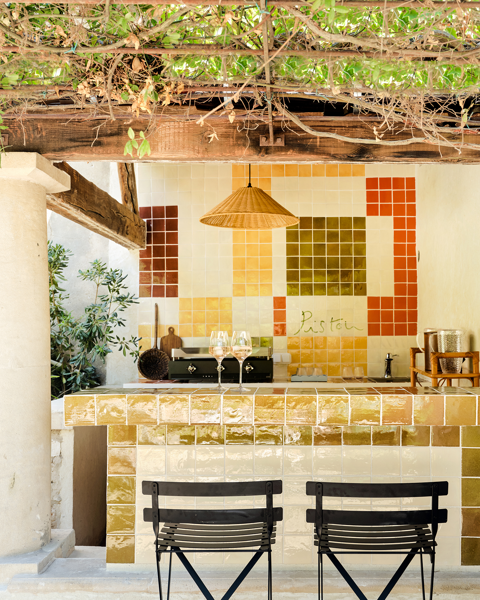 pistou_villa_Provence-Alpes-Côte-d'Azur-france_exterior-bar.jpg