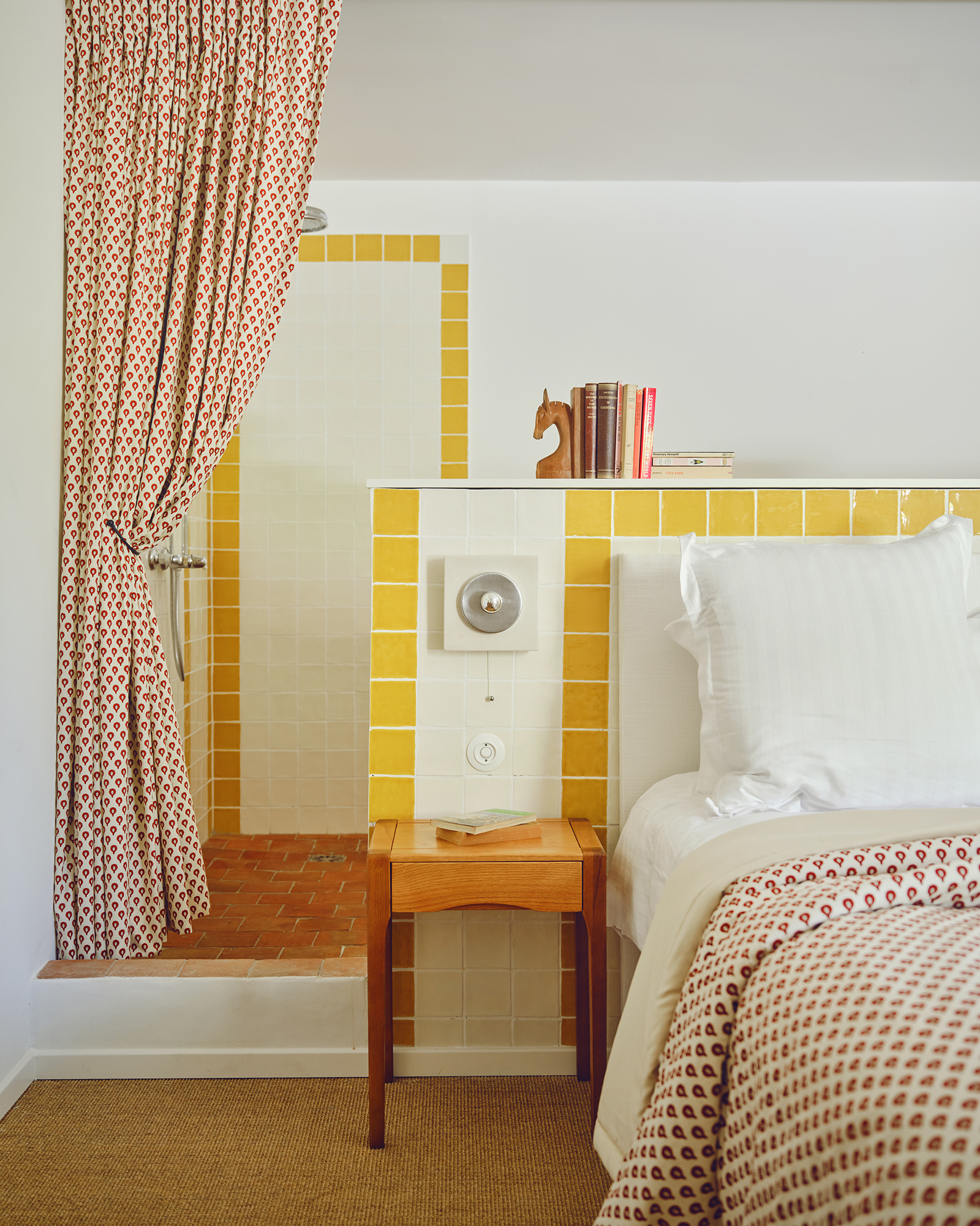 pistou_villa_Provence-Alpes-Côte-d'Azur-france_interior-bed-detail.jpg