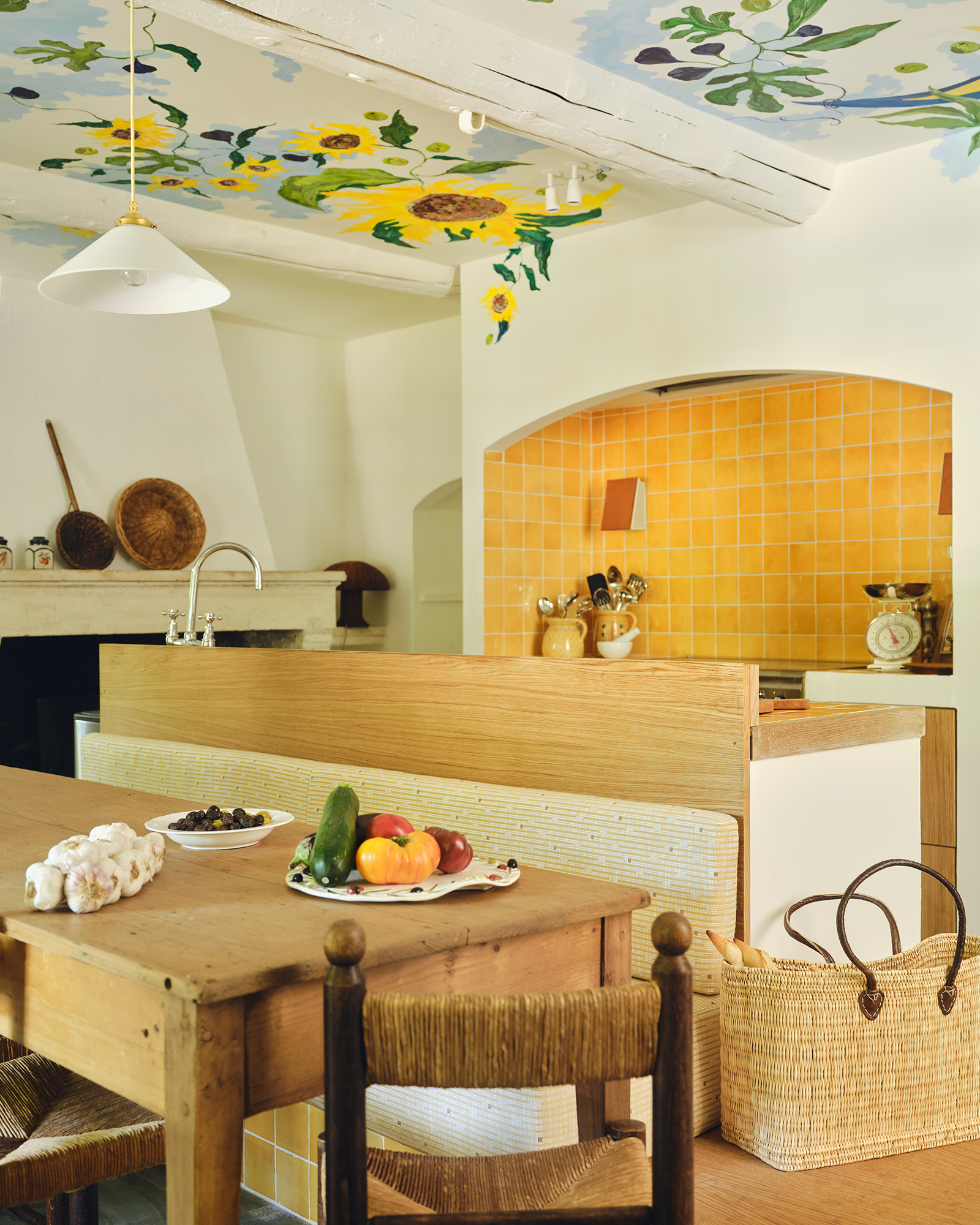 pistou_villa_Provence-Alpes-Côte-d'Azur-france_interior-kitchen.jpg