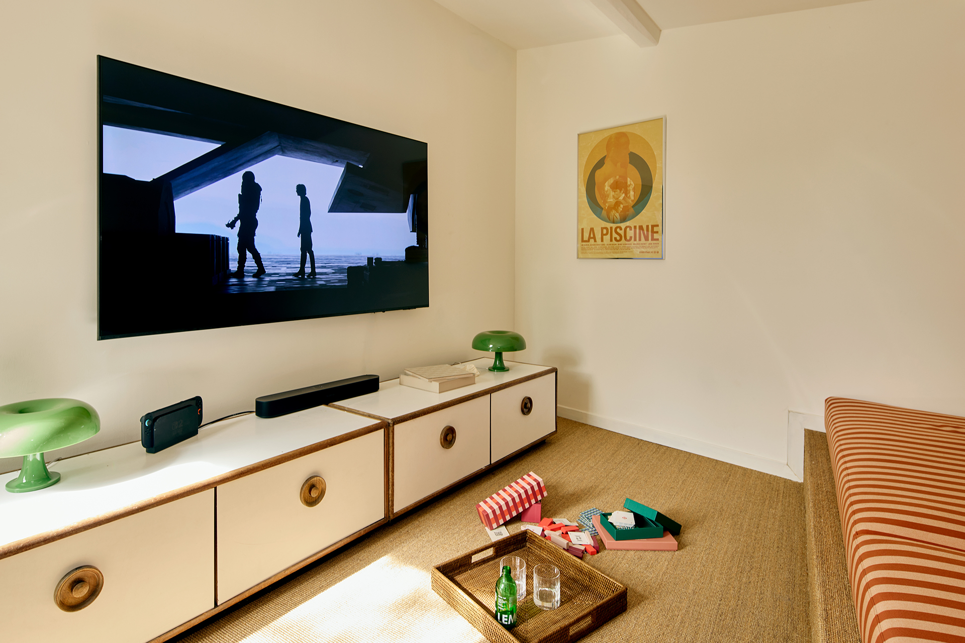 pistou_villa_Provence-Alpes-Côte-d'Azur-france_interior-tv-room.jpg