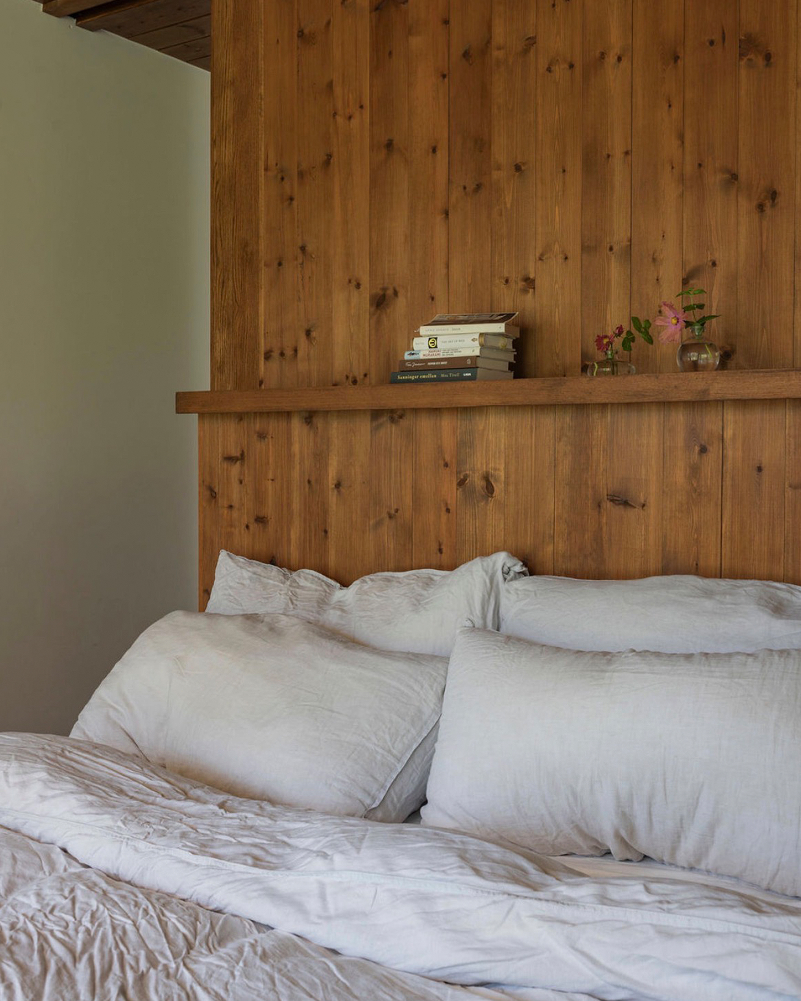 villa-rommunds_villa_gotland-sweden_interior-bed-detail.jpg
