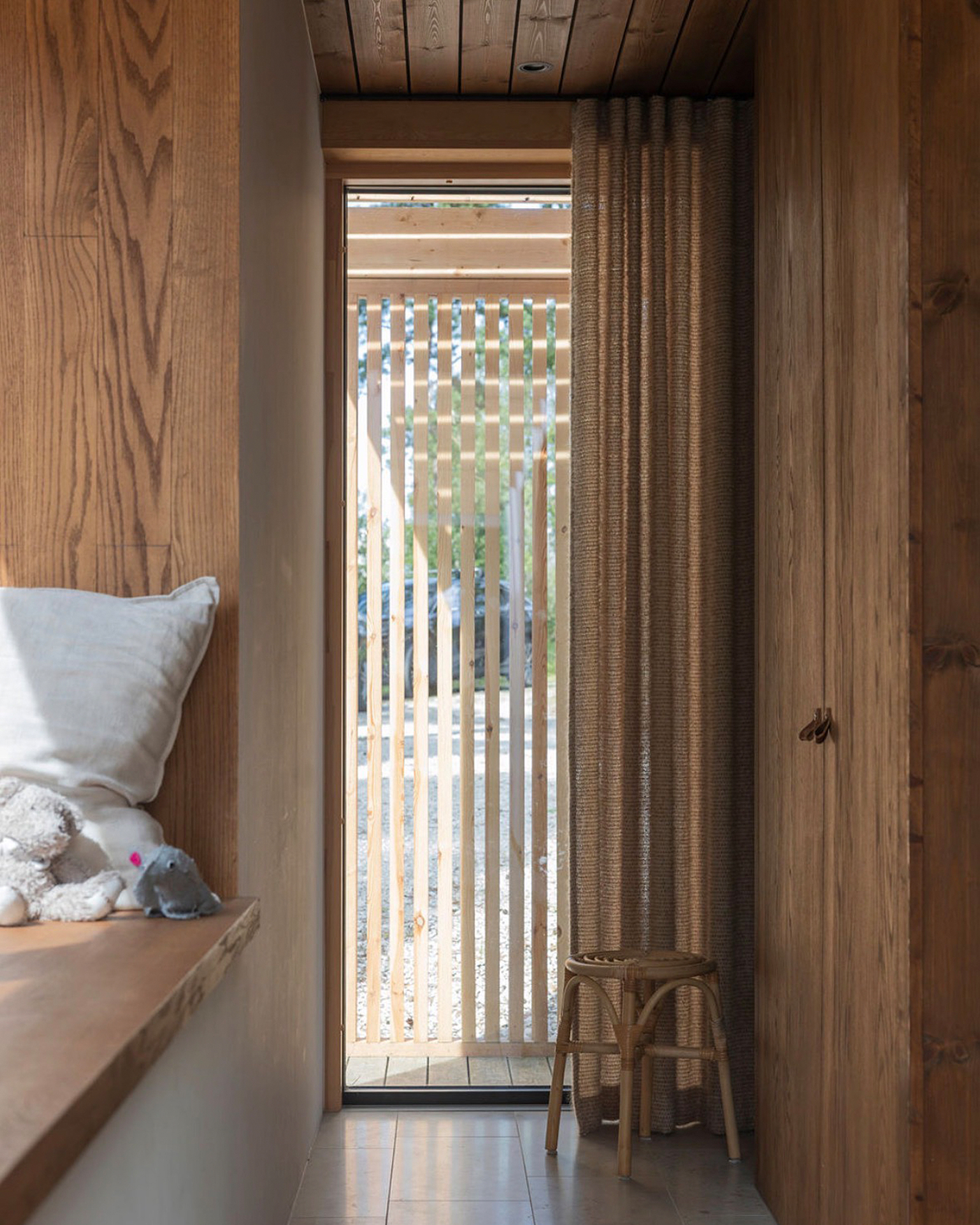 villa-rommunds_villa_gotland-sweden_interior-detail.jpg