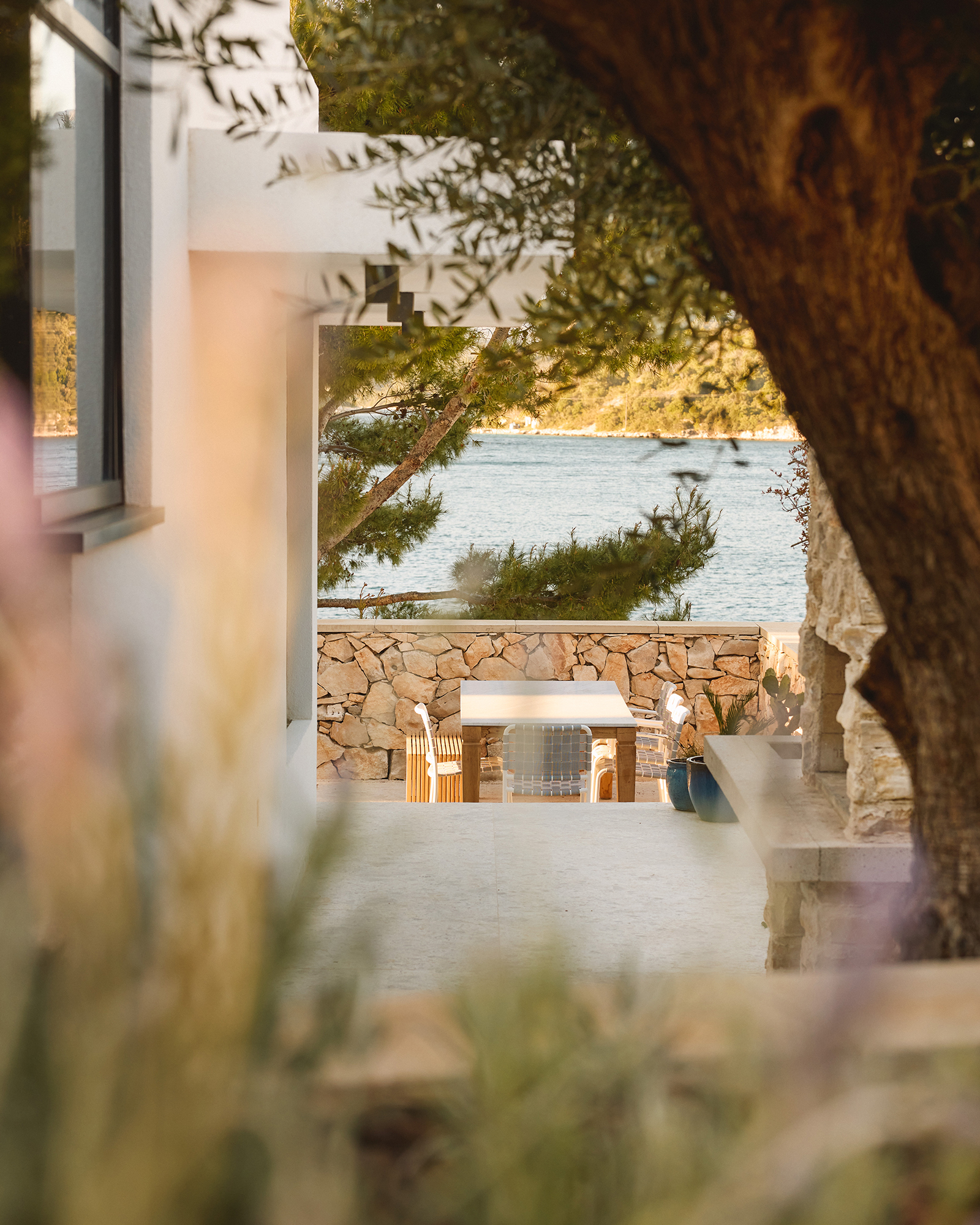 lumbarda-house_house_lumbarda-croatia_exterior-table-design.jpg