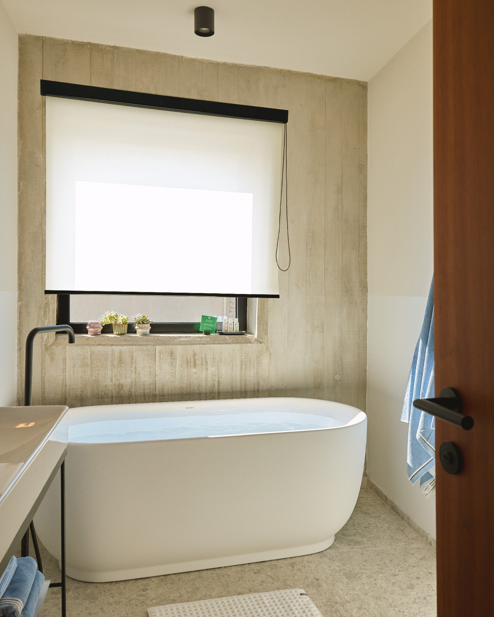 lumbarda-house_house_lumbarda-croatia_interior-bathtub.jpg